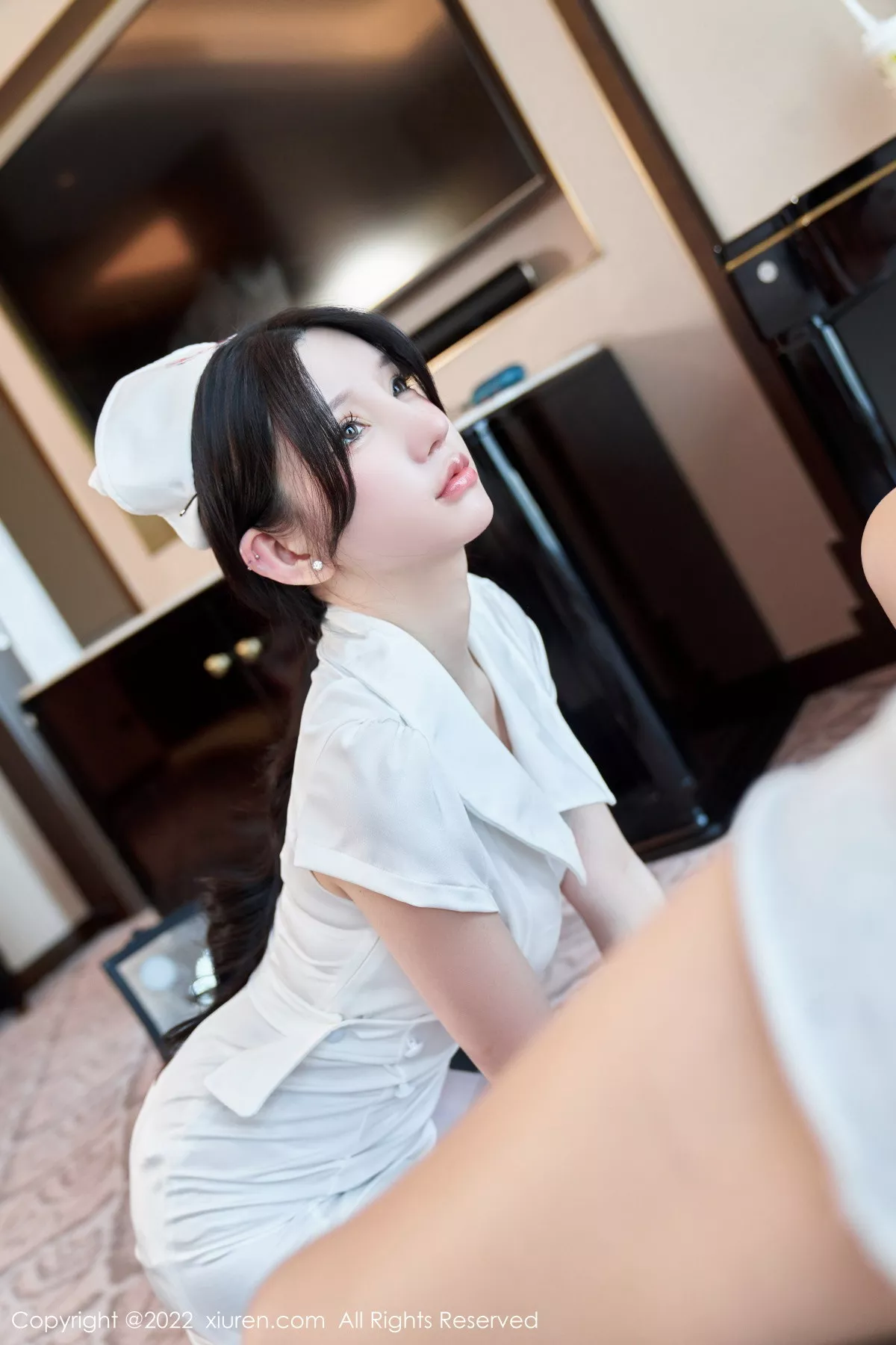 Xgyw.Org_XiuRen第5746期_女神周于希Sally脱白色护士制服露性感内衣配白丝吊袜诱惑写真80P