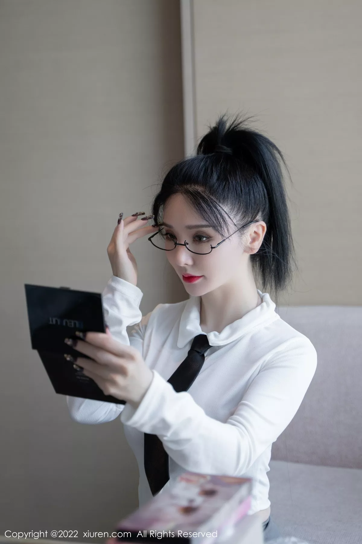 Xgyw.Org_XiuRen第5856期_模特潘娇娇性感白色上衣配灰短裙半撩秀巨乳肥臀惹火诱惑写真118P