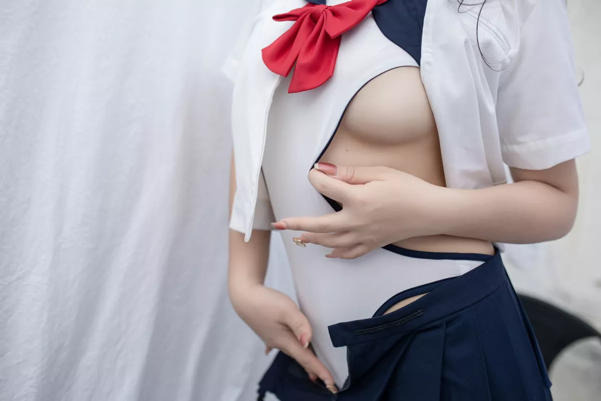 Xgyw.Org_萌系小姐姐白烨魅惑狼姐姐主题私房性感JK制服配超薄黑丝半撩秀美腿诱惑写真63P