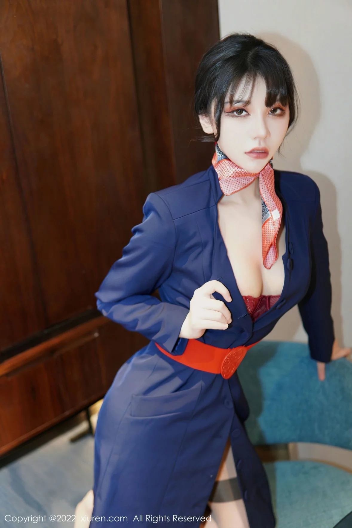Xgyw.Org_XiuRen第6048期_模特桃桃子_脱深蓝空姐制服露红色蕾丝内衣秀曼妙身姿诱惑写真82P