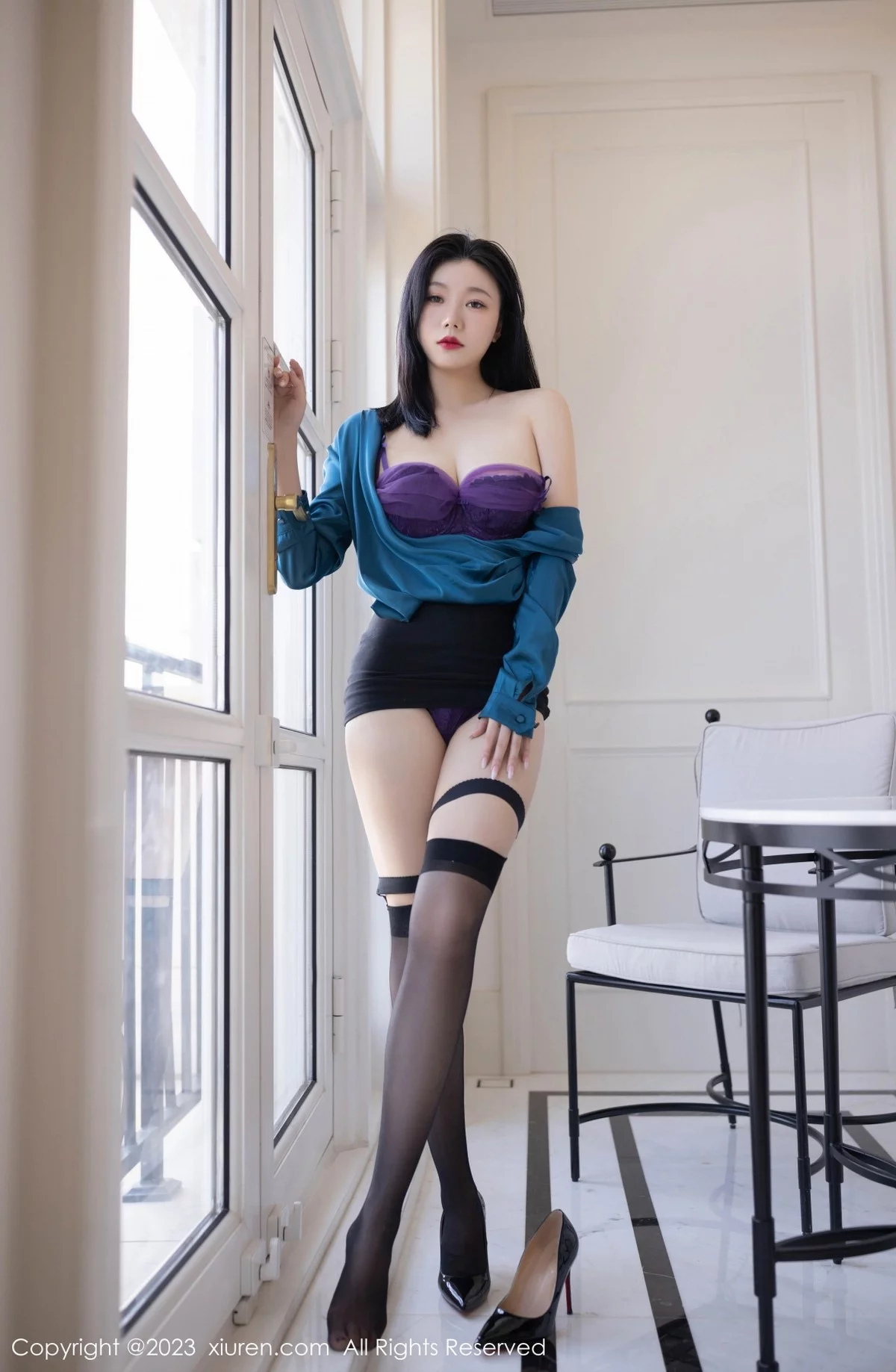Xgyw.Org_XiuRen第6413期_模特安然anran蓝色上衣配黑短裙露紫色内衣秀曼妙身姿诱惑写真80P