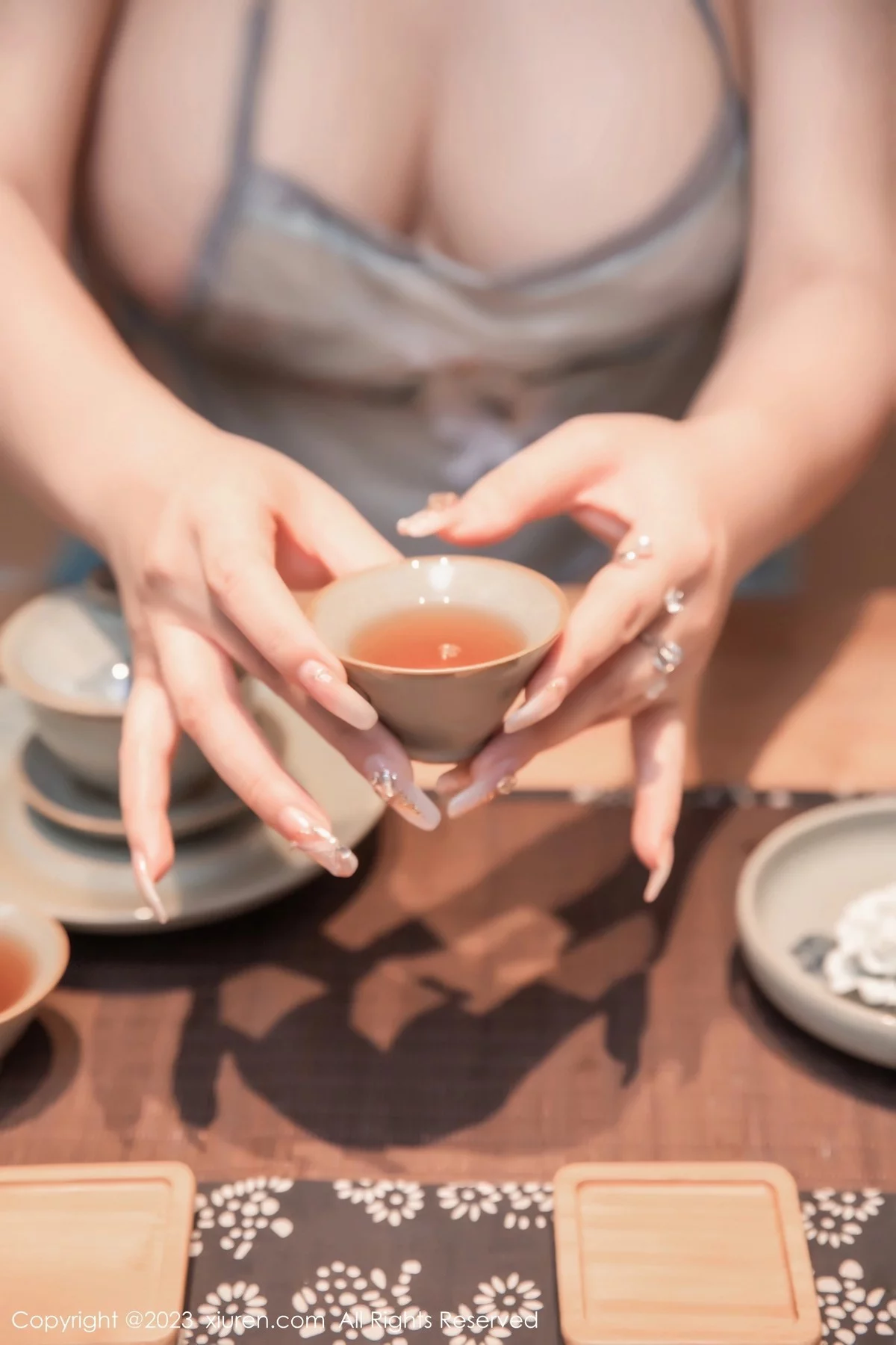 Xgyw.Org_XiuRen第6483期_模特王婉悠Queen浅色轻透薄纱配原色丝袜秀丰满身材诱惑写真78P