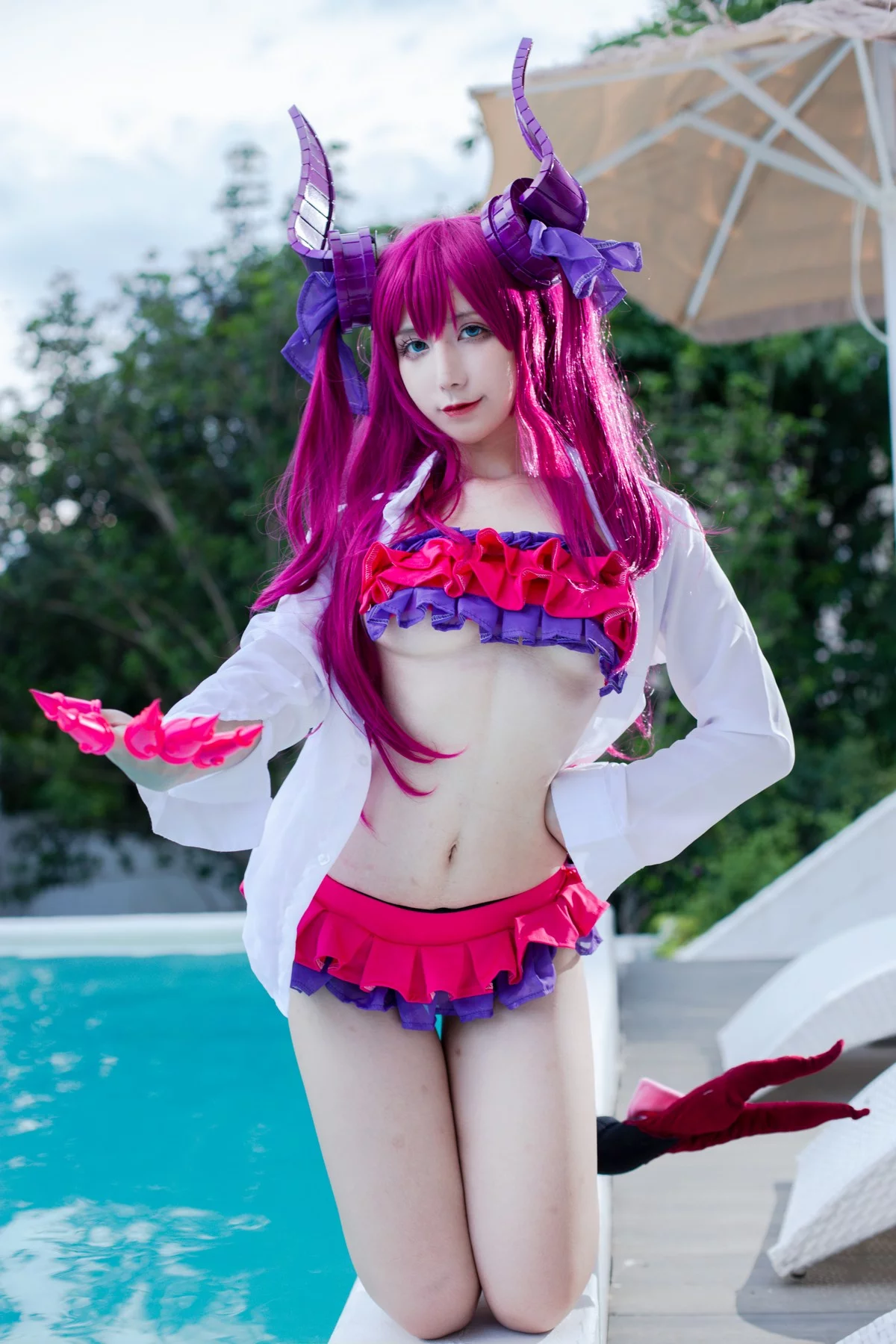 Xgyw.Org_动漫博主九曲Jean-FGO泳装本主题户外泳池性感泳装系列秀完美身材诱惑写真90P