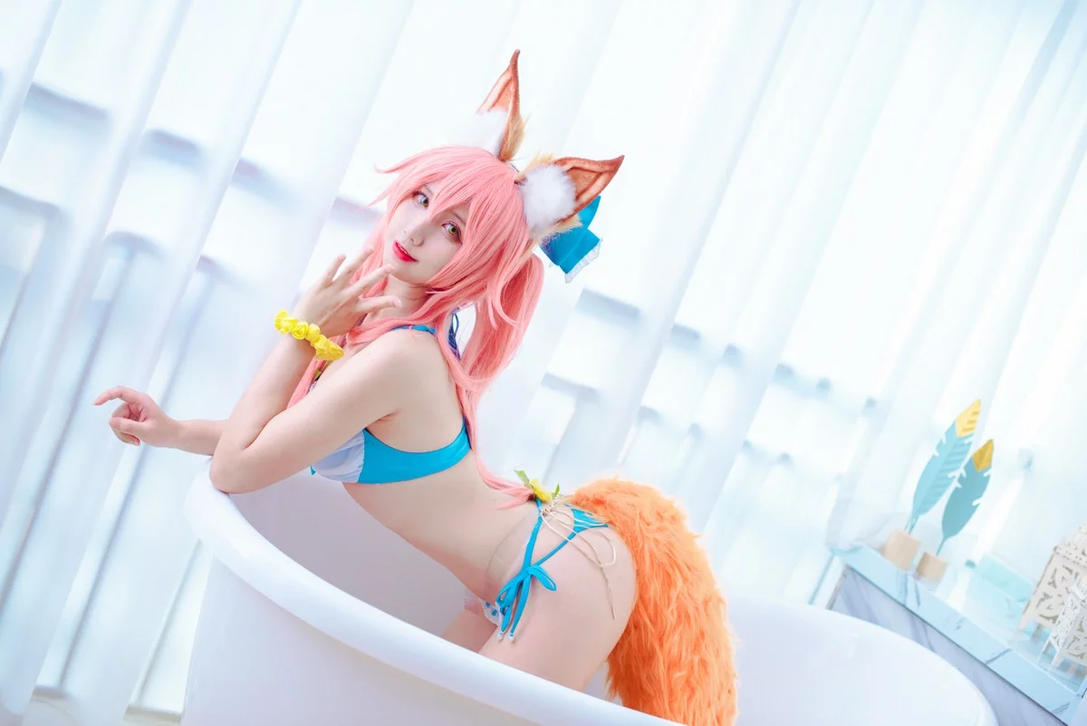 Xgyw.Org_动漫博主九曲Jean-FGO泳装本主题户外泳池性感泳装系列秀完美身材诱惑写真90P