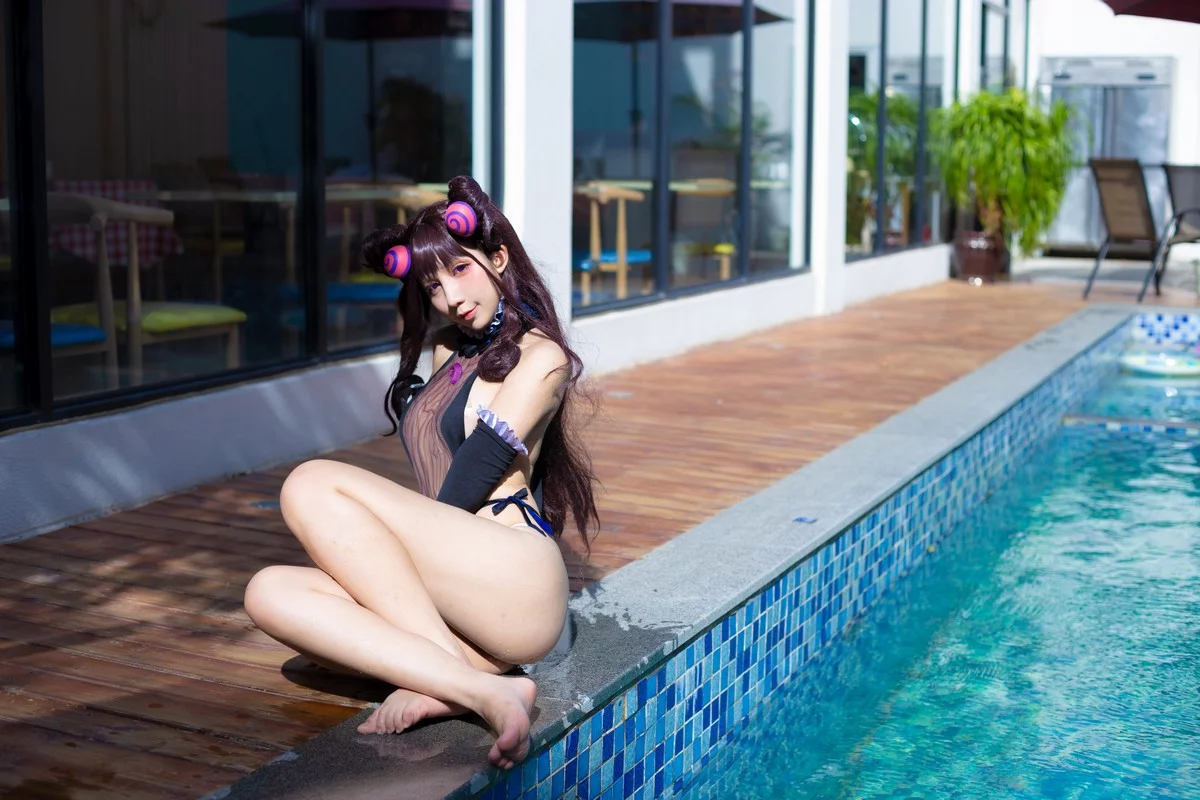 Xgyw.Org_动漫博主九曲Jean-FGO泳装本主题户外泳池性感泳装系列秀完美身材诱惑写真90P