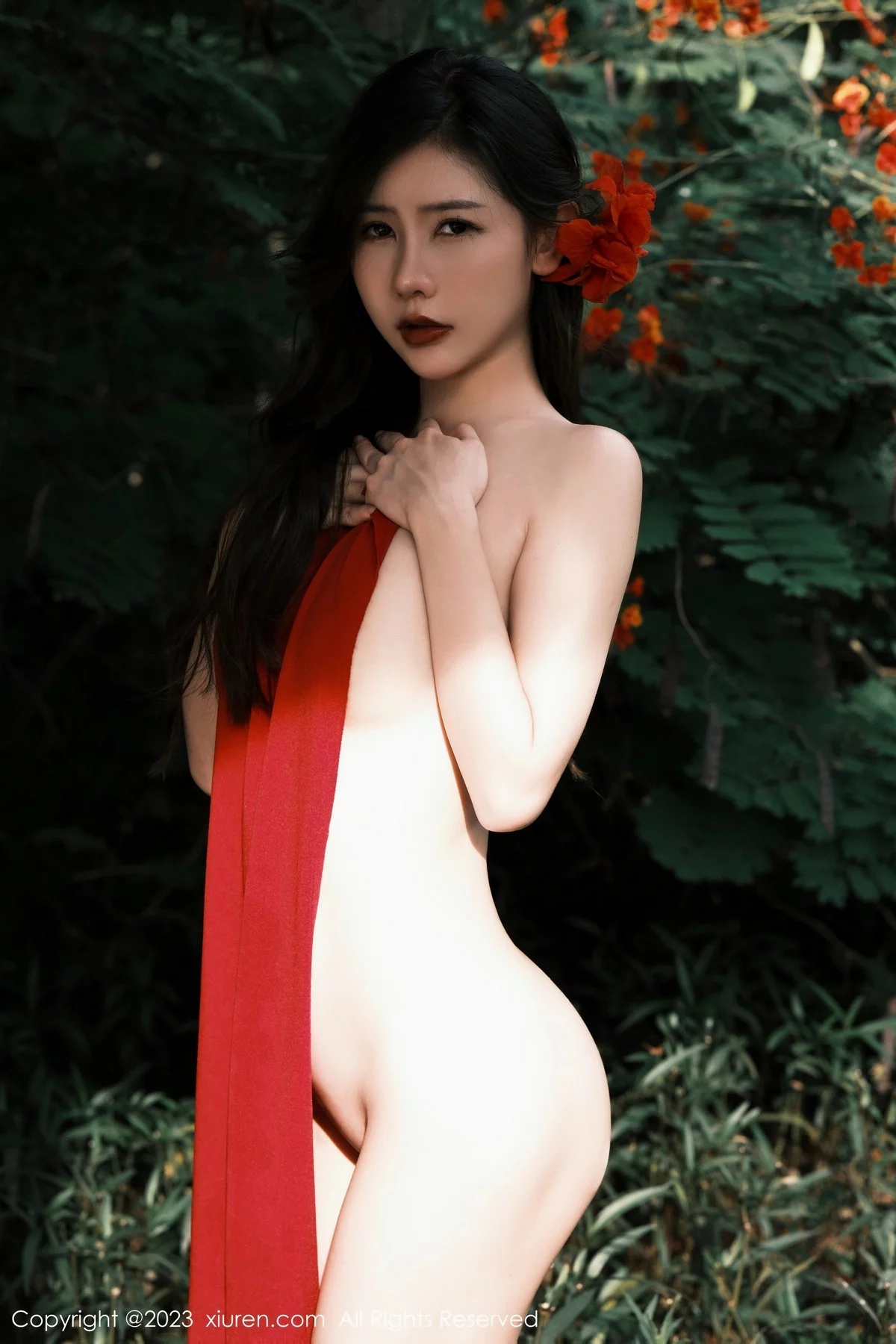 Xgyw.Org_XiuRen第6617期_模特尹甜甜私房性感红色抹胸服半脱露白色内裤秀翘臀诱惑写真51P