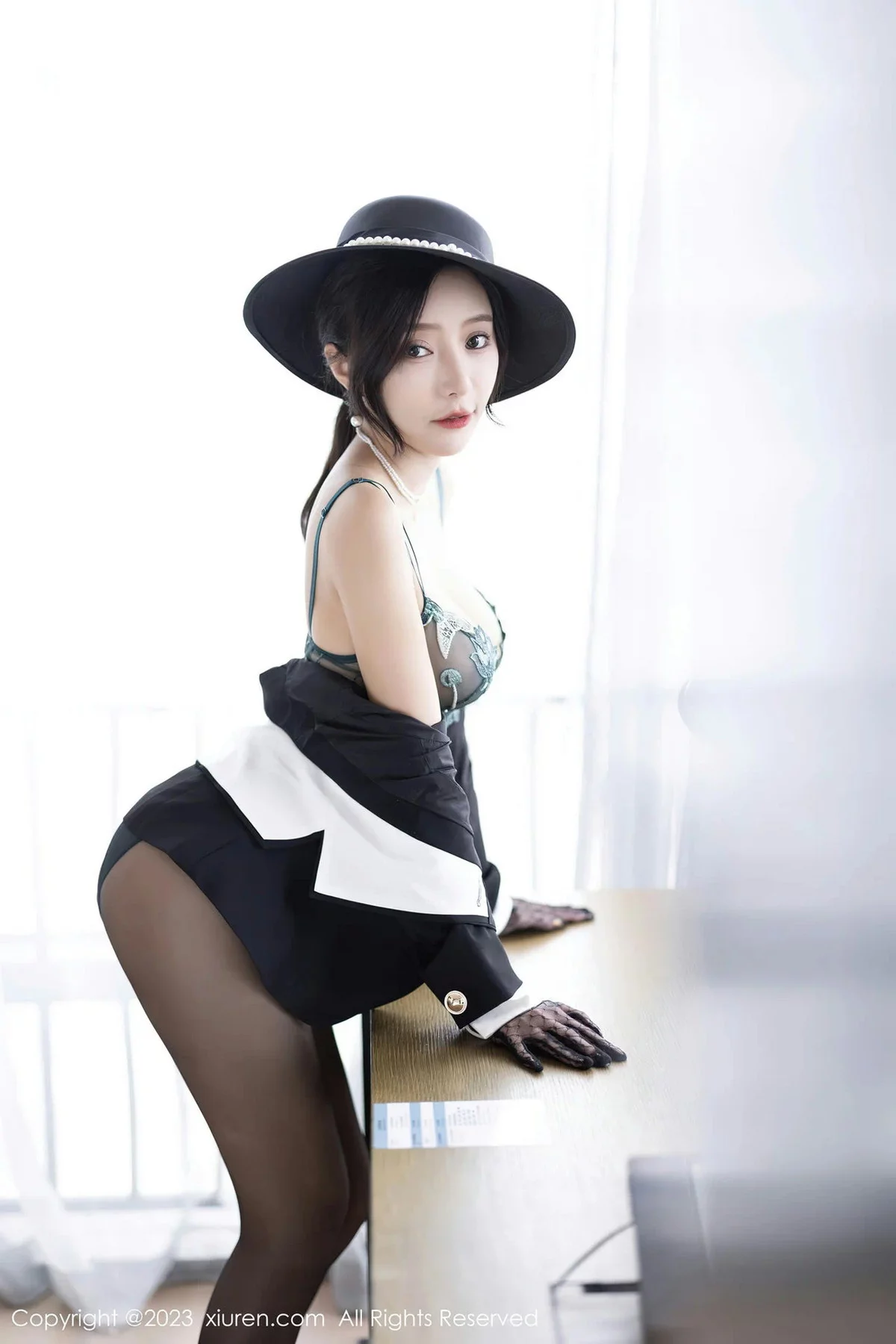 Xgyw.Org_XiuRen第7048期_女神王馨瑶yanni墨绿色轻透蕾丝内衣配黑丝秀完美身材诱惑写真81P