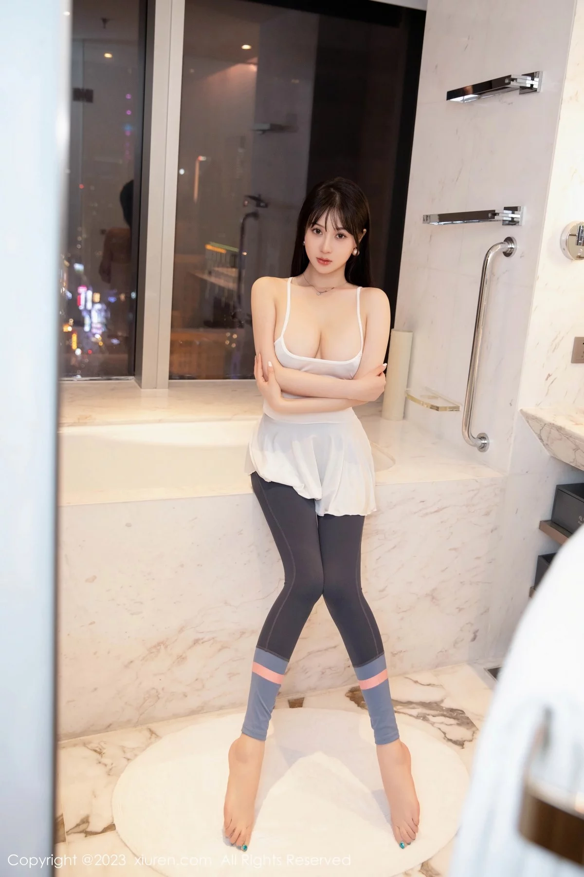 Xgyw.Org_XiuRen第6968期_模特柚琪Rich浴室场景性感白色轻透吊带服秀丰满身材诱惑写真83P