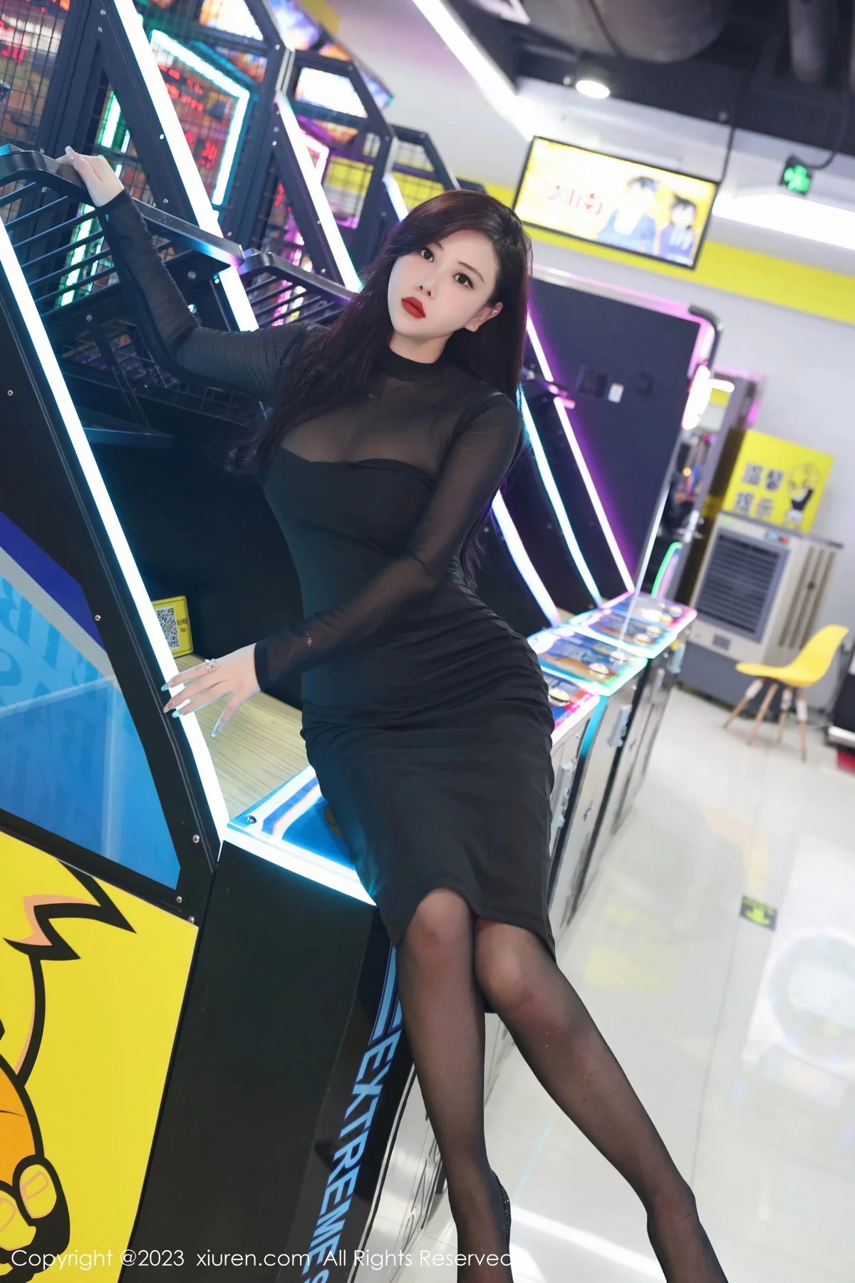 Xgyw.Org_XiuRen第7230期_模特王婉悠Queen黑色薄纱服饰配超薄黑丝秀惹火身材诱惑写真71P