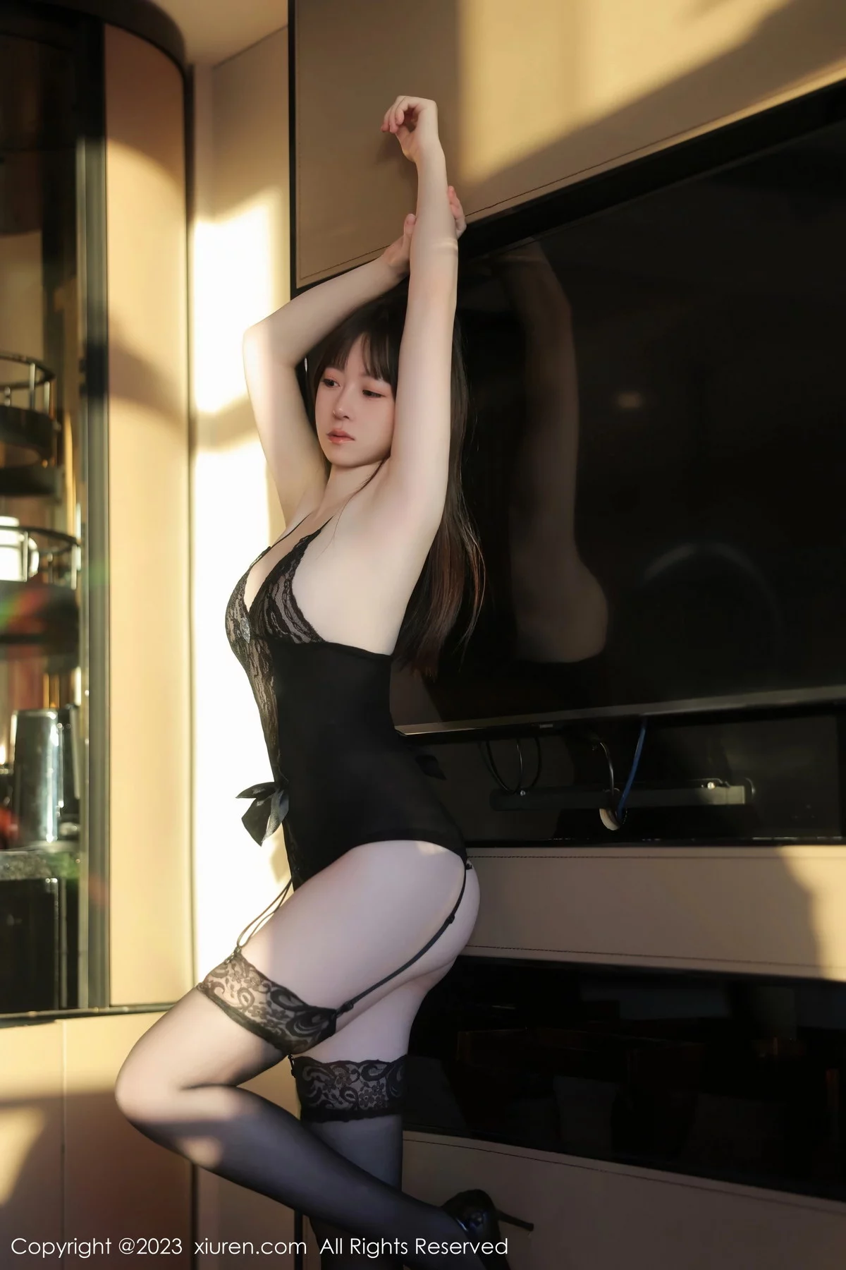 Xgyw.Org_XiuRen第7250期_模特林悠悠性感黑色蕾丝情趣服配黑丝吊袜秀惹火身材诱惑写真76P