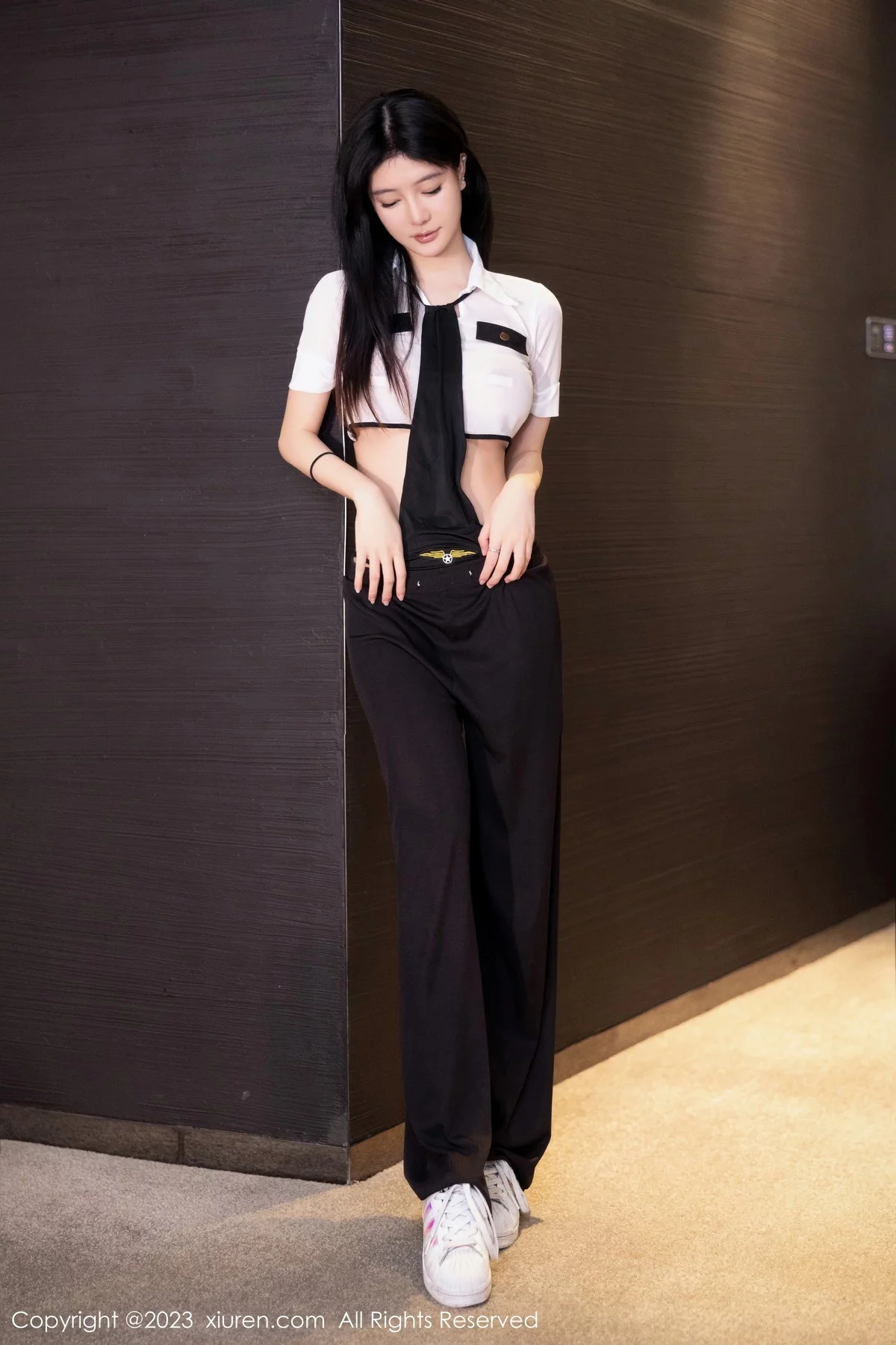 Xgyw.Org_XiuRen第7159期_模特幼幼性感白色上衣配黑色长裤露丁字裤秀翘臀美腿诱惑写真83P