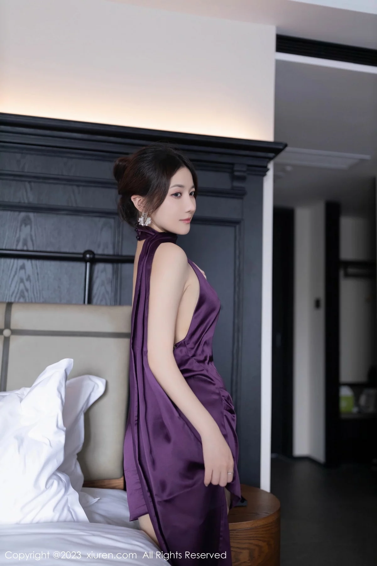 Xgyw.Org_XiuRen第7324期_模特鱼子酱Fish性感紫色连衣短裙配超薄肉丝秀曼妙身姿诱惑写真81P