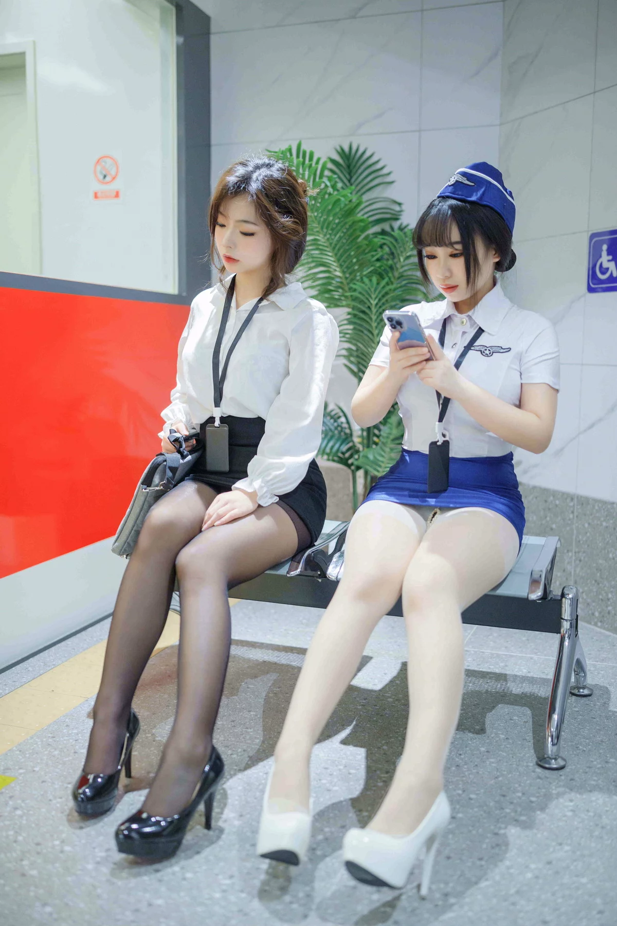 Xgyw.Org_网络美女yuuhui玉汇＆胡桃猫电车主题性感姐妹花半脱白T露豪乳惹火诱惑写真164P