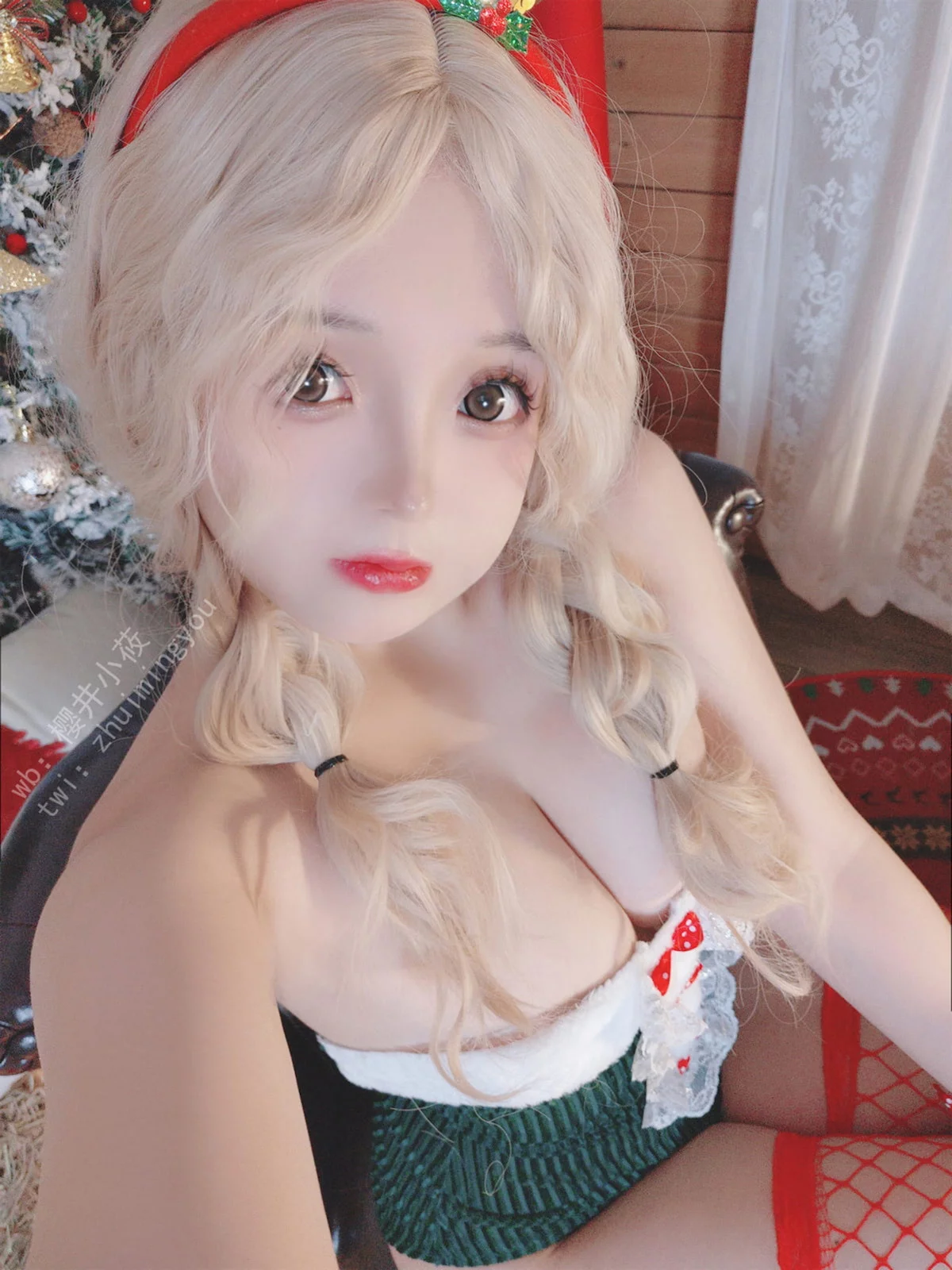 Xgyw.Org_Cosplay美女日奈娇鹿女郎主题圣诞女郎装扮性感低胸连体衣配红丝网袜诱惑写真57P