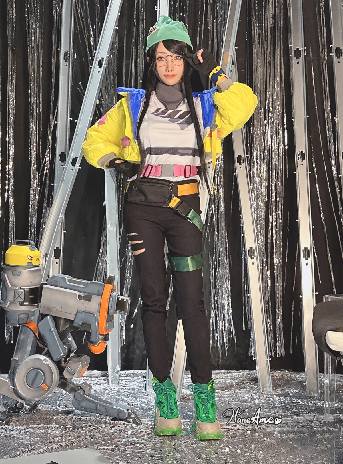 Xgyw.Org_Coser美女雨波_HaneAme瓦罗兰特主题户外半脱露性感黑色内衣惹火诱惑写真46P