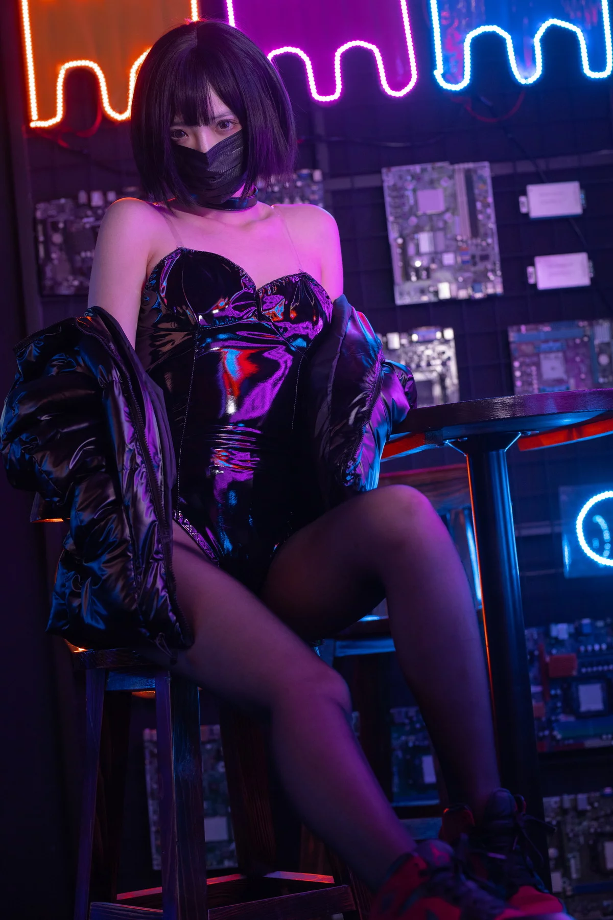 Xgyw.Org_网络美女疯猫ss赛博少女主题性感黑色皮质连体内衣配黑丝裤袜丰满诱惑写真40P