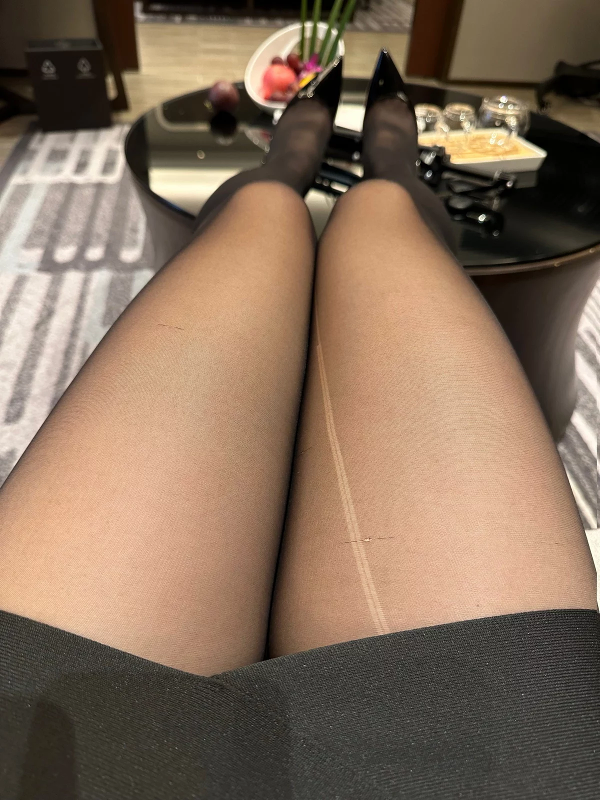 Xgyw.Org_微博妹子陈大小姐黑丝正泰装主题性感白色开胸上衣配黑短裙秀丰满身材诱惑写真54P