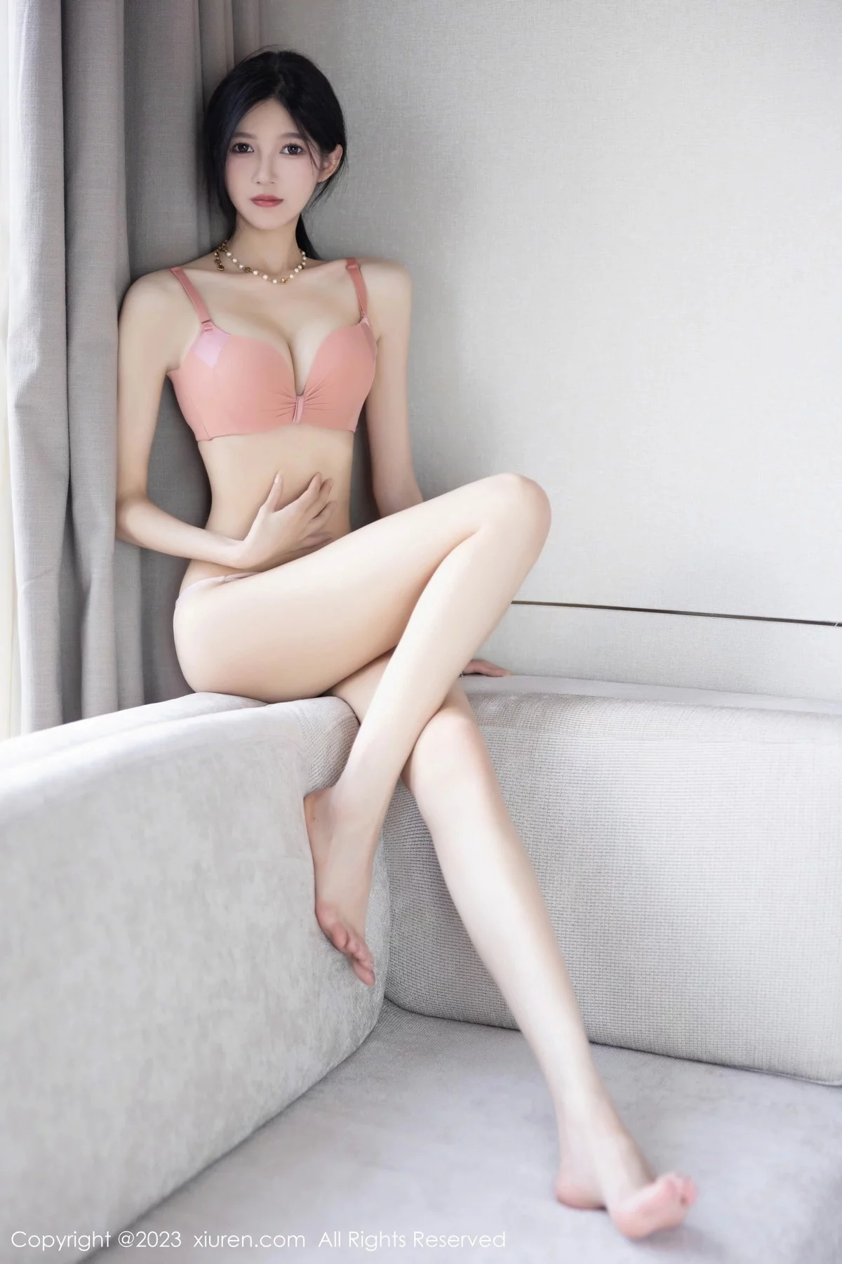 Xgyw.Org_XiuRen第7488期_模特程程程咖啡色卫衣露淡红内衣配肉丝袜秀曼妙身姿诱惑写真81P