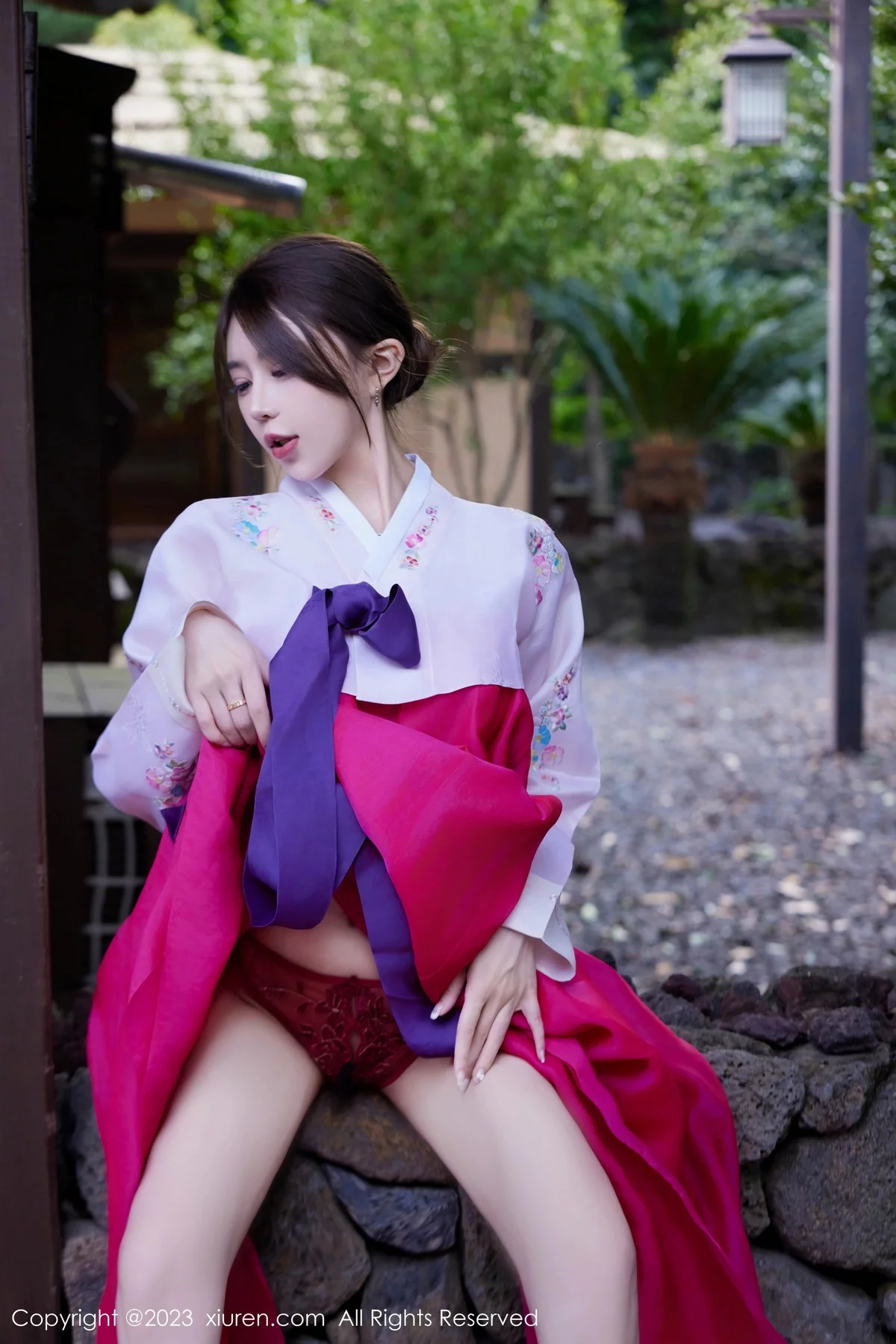 Xgyw.Org_XiuRen第7522期_模特tina_甜仔性感红色大长今服饰半脱秀凹凸身材惹火诱惑写真58P