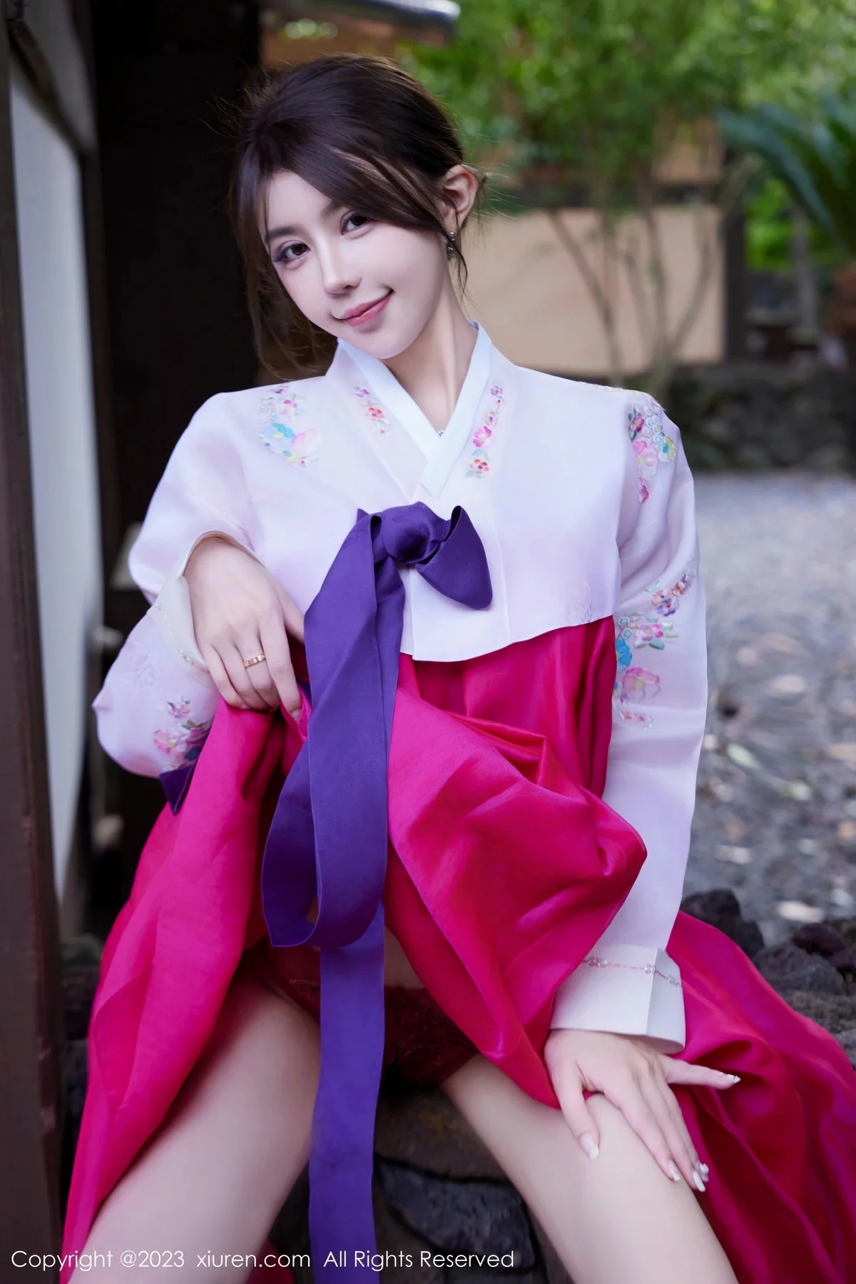 Xgyw.Org_XiuRen第7522期_模特tina_甜仔性感红色大长今服饰半脱秀凹凸身材惹火诱惑写真58P