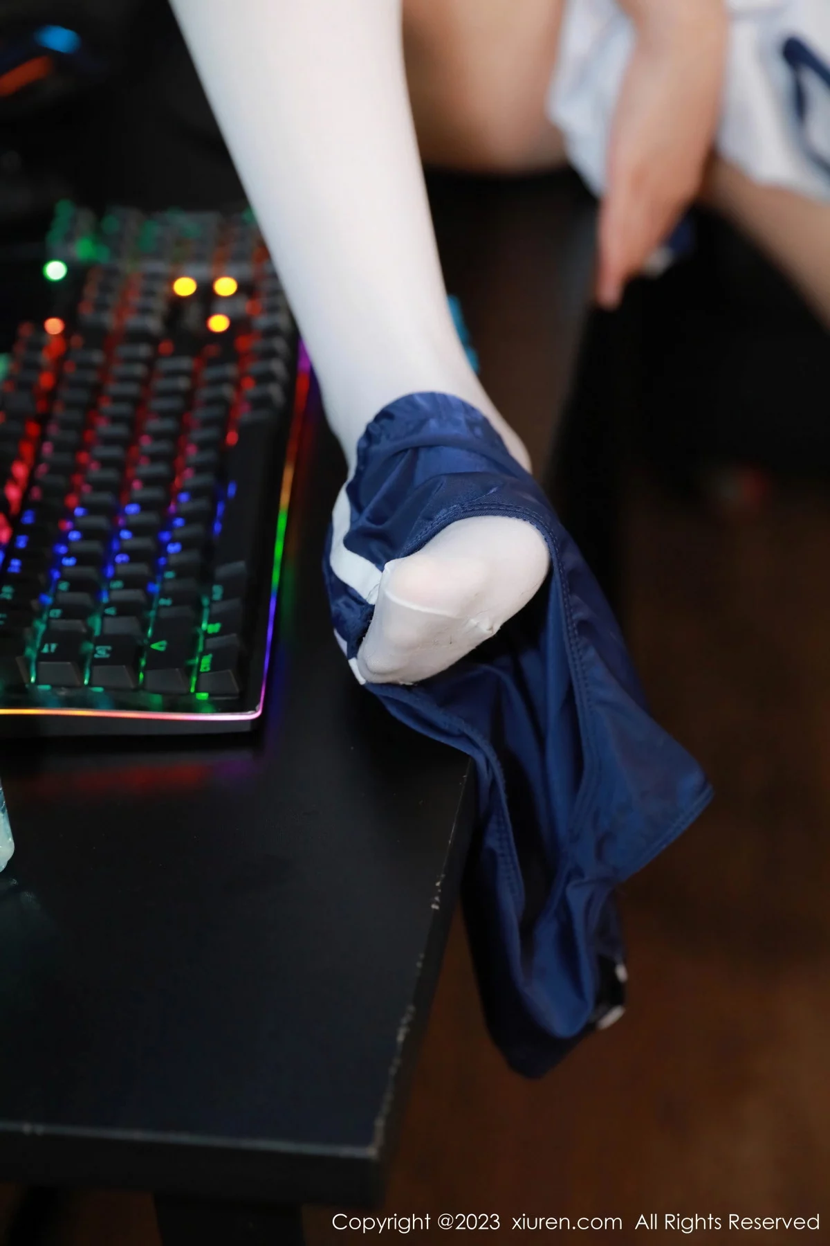 Xgyw.Org_XiuRen第7600期_模特白笑笑性感白色运动服饰配白丝袜秀白嫩肌肤完美诱惑写真72P