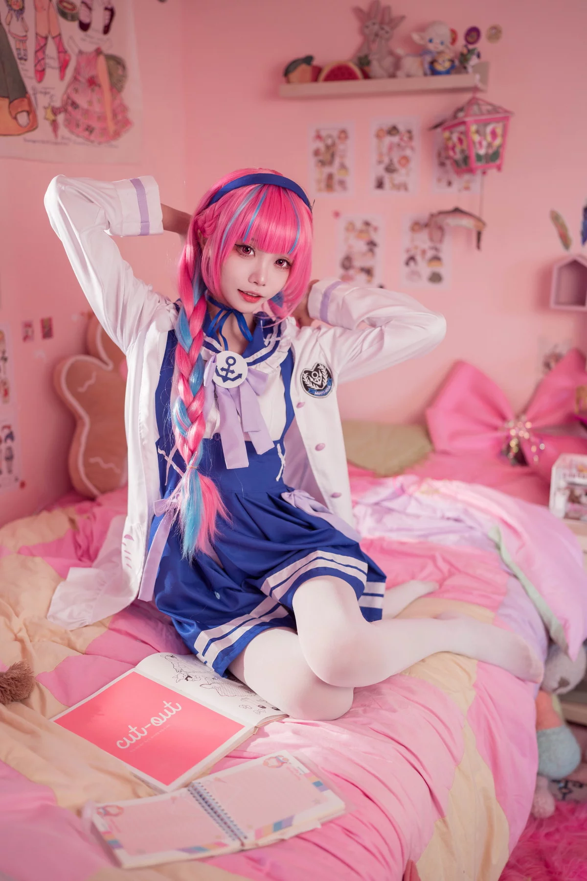 Xgyw.Org_Coser小姐姐艾西Aiwest湊阿库娅主题私房性感学生装配白丝袜秀完美身材诱惑写真55P