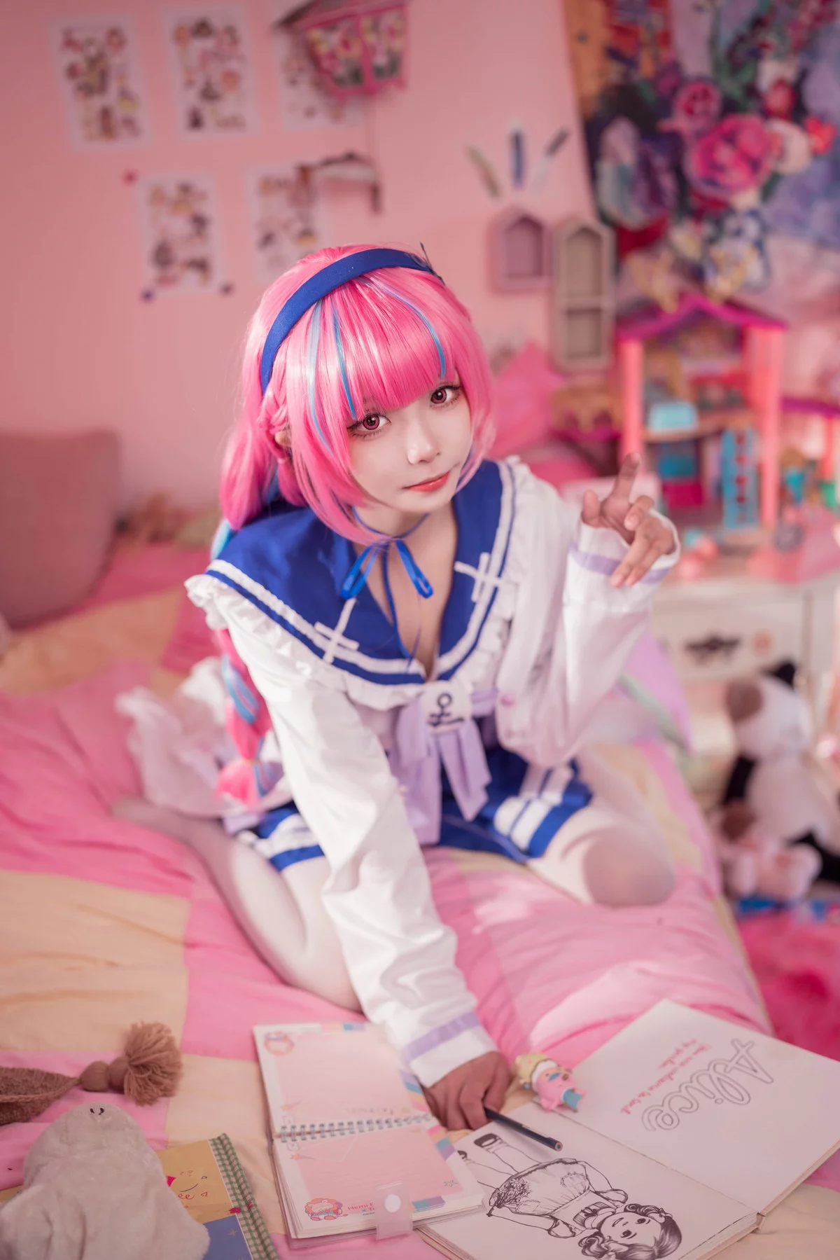 Xgyw.Org_Coser小姐姐艾西Aiwest湊阿库娅主题私房性感学生装配白丝袜秀完美身材诱惑写真55P