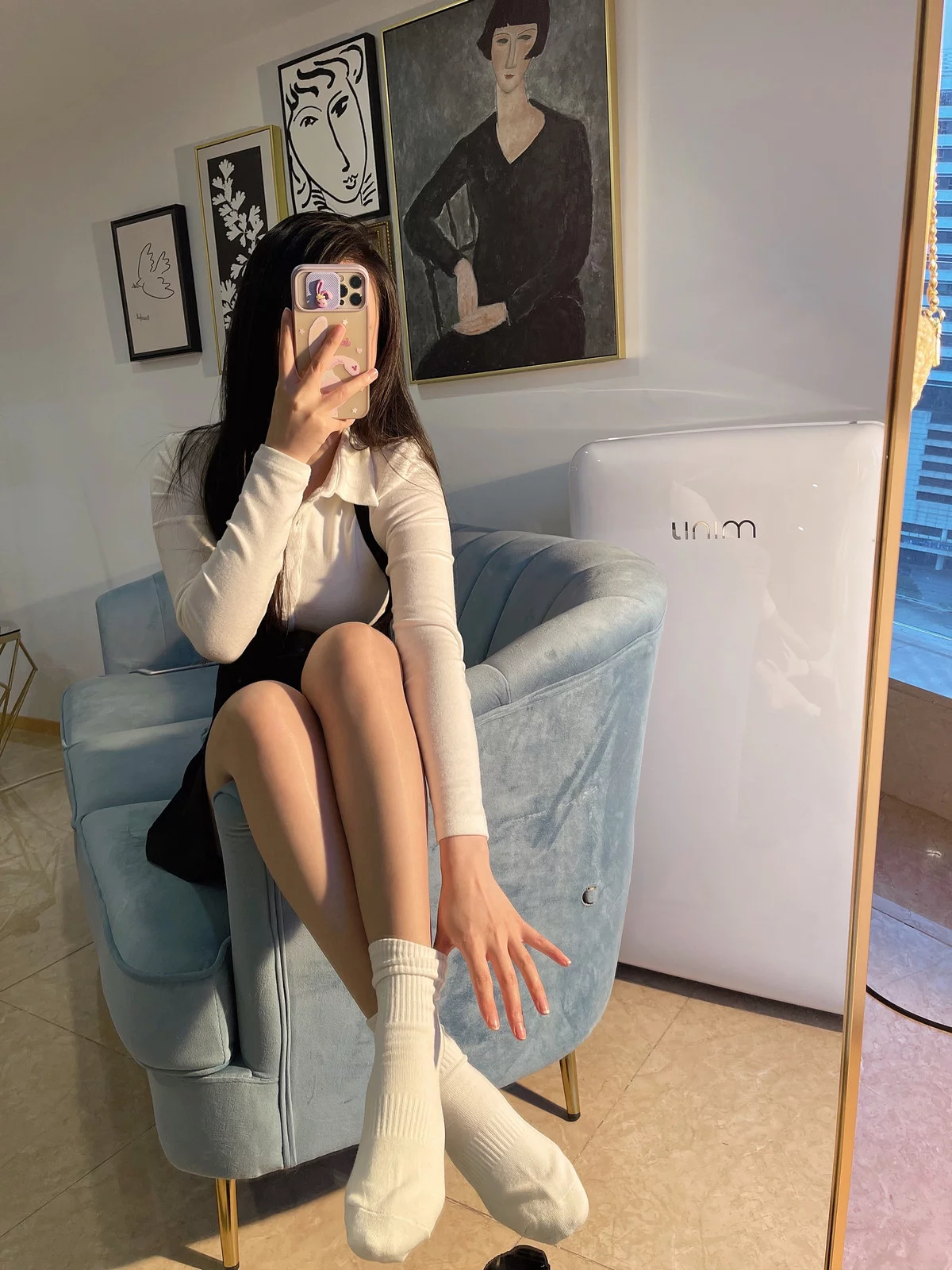 Xgyw.Org_网络美女软妹小九九油亮肉丝主题性感白T配吊带短裙露闪亮肉丝秀美腿诱惑写真60P