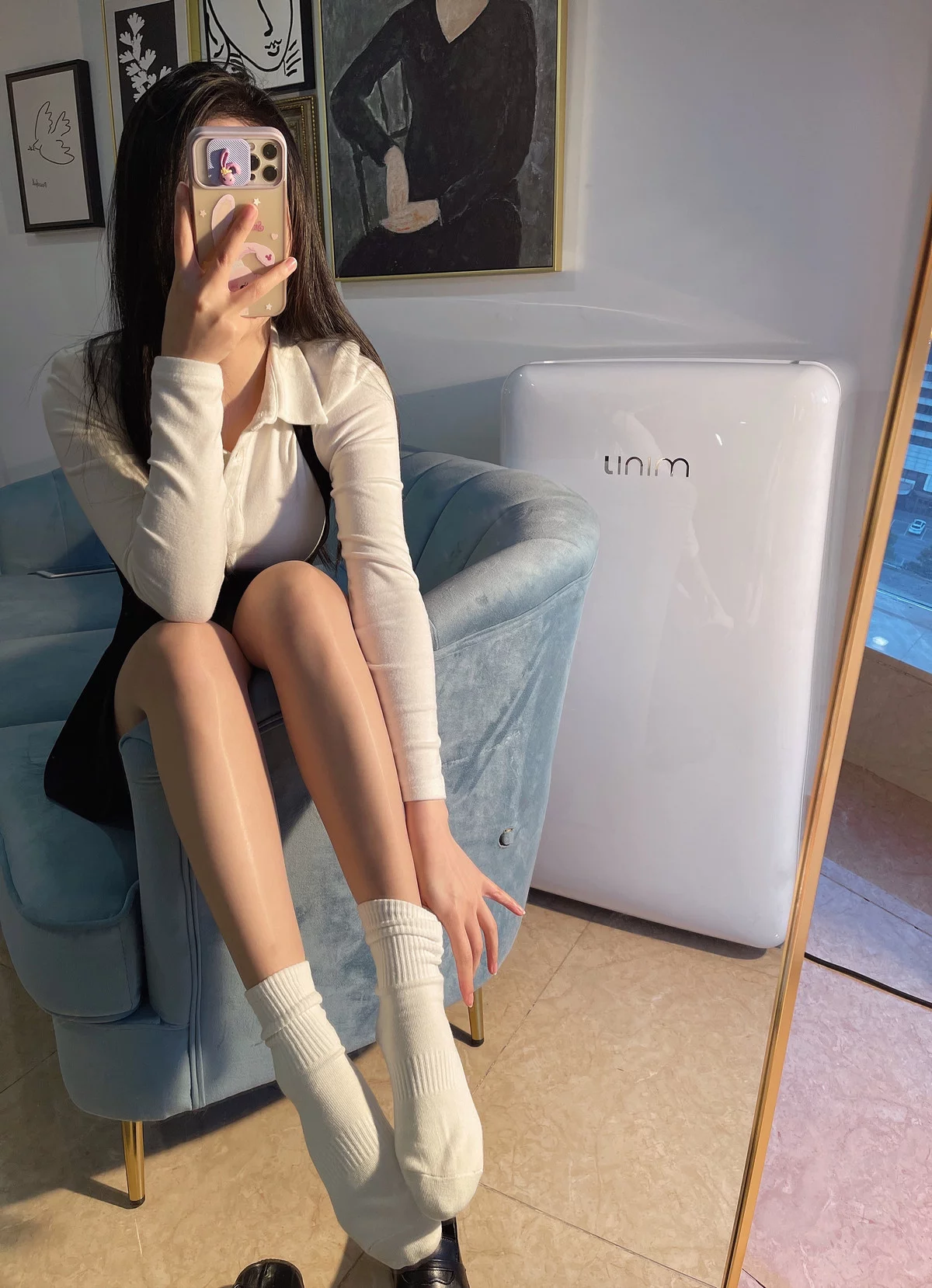 Xgyw.Org_网络美女软妹小九九油亮肉丝主题性感白T配吊带短裙露闪亮肉丝秀美腿诱惑写真60P