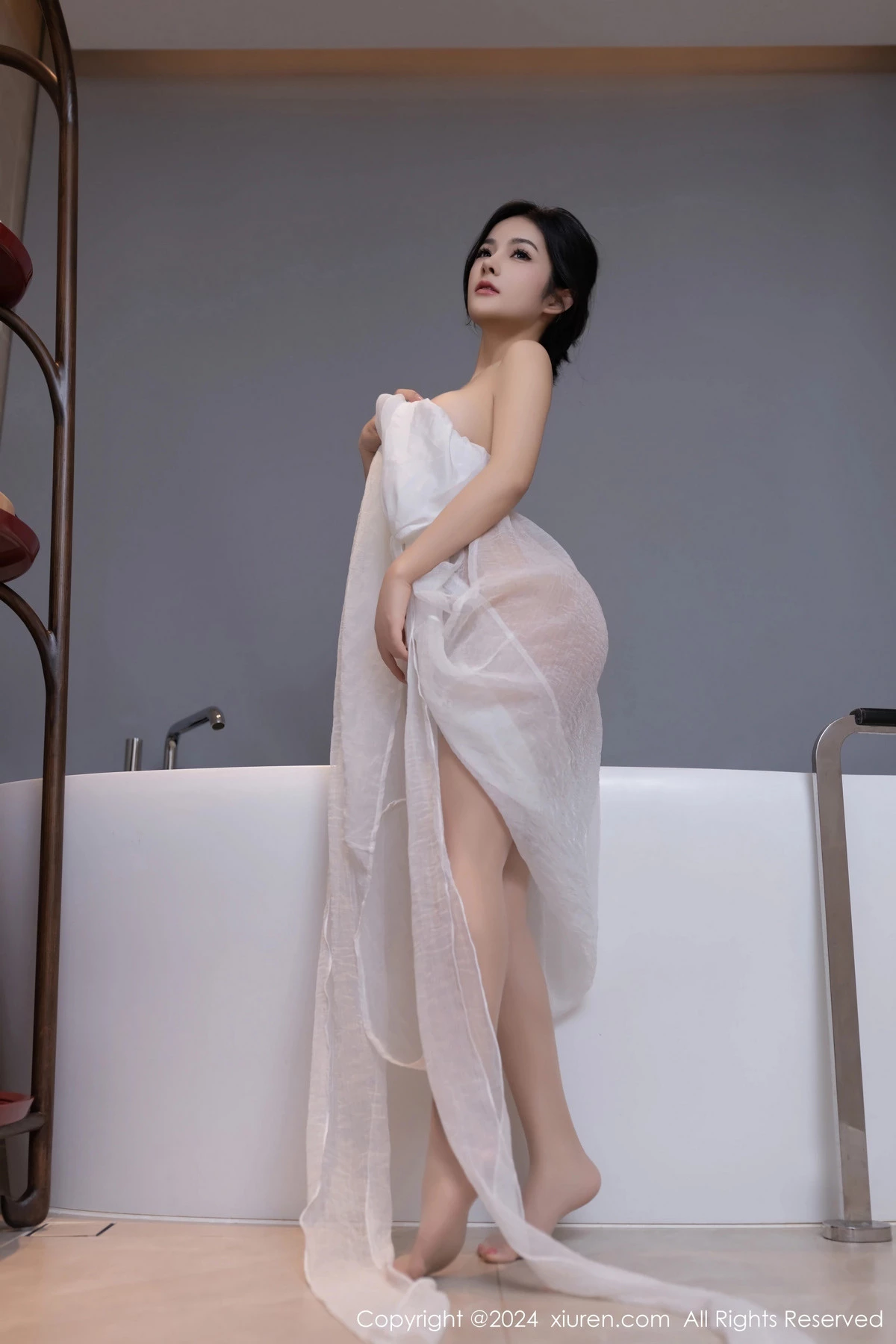 Xgyw.Org_XiuRen第8117期_模特谭小灵性感白色连衣长裙配超薄无内肉丝秀惹火身材诱惑写真79P