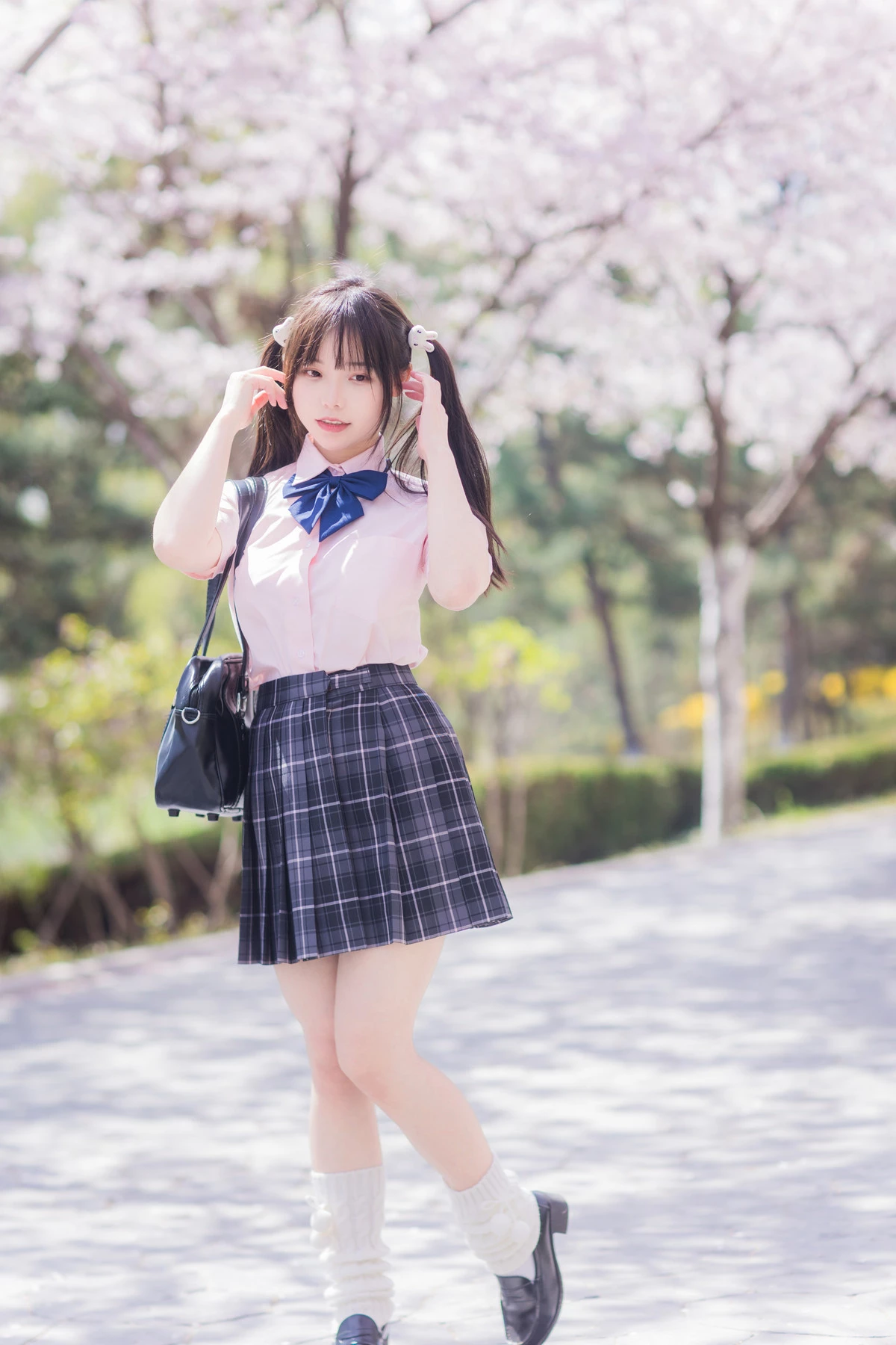 Xgyw.Org_Coser美女六味帝皇酱樱花JK主题户外脱性感JK制服露花色内衣秀丰满身材诱惑写真53P