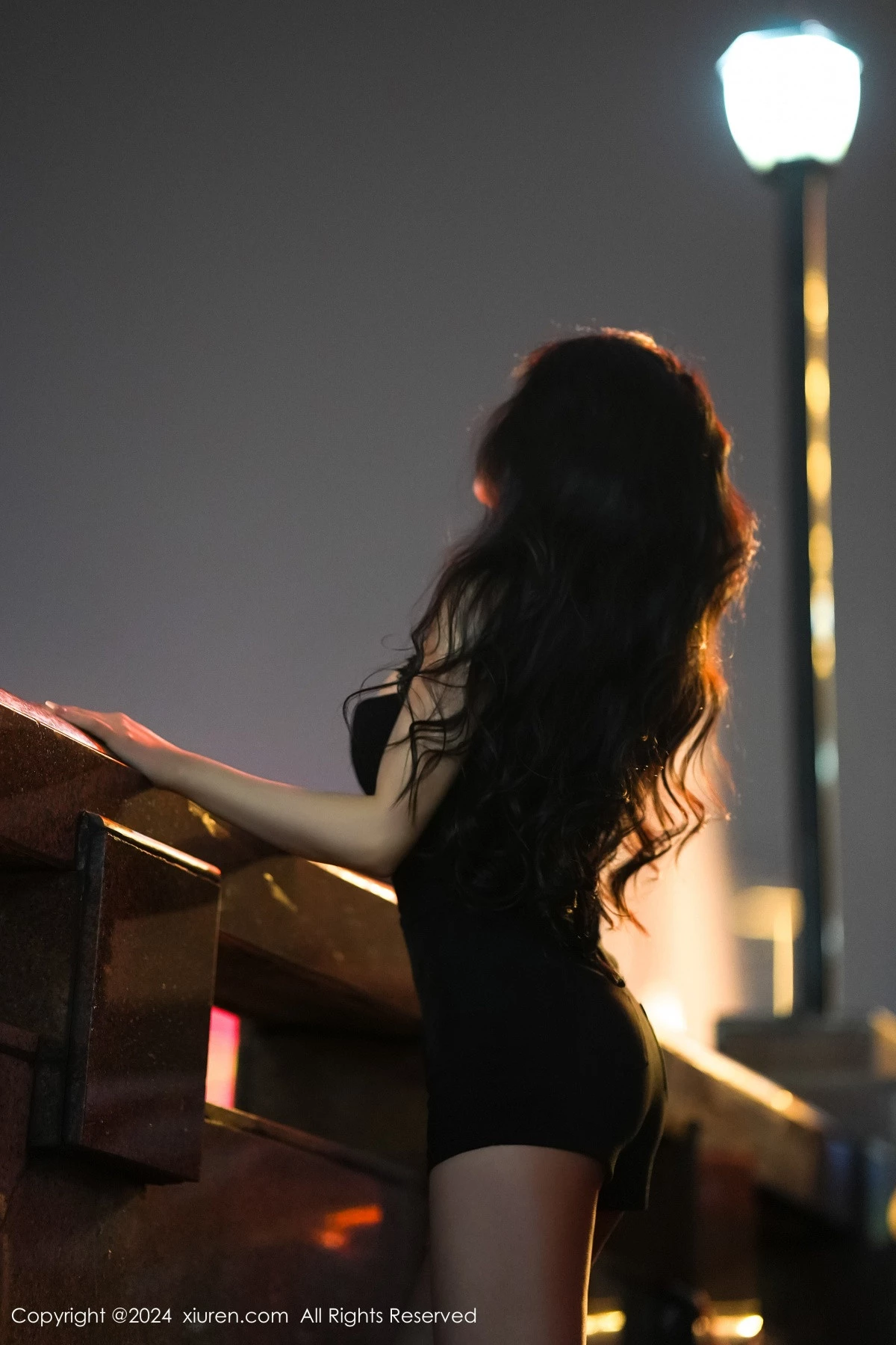 Xgyw.Org_XiuRen第8818期_模特奶呼呼Moka浴室性感红色连衣短裙半脱秀丰满身材诱惑写真77P