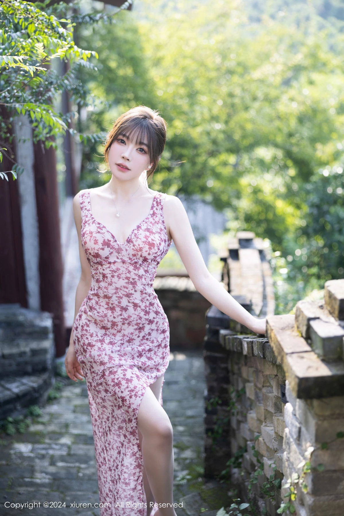 Xgyw.Org_XiuRen第9195期_女神徐莉芝Booty性感碎花连衣裙+蓝色制服秀曼妙身姿诱惑写真100P