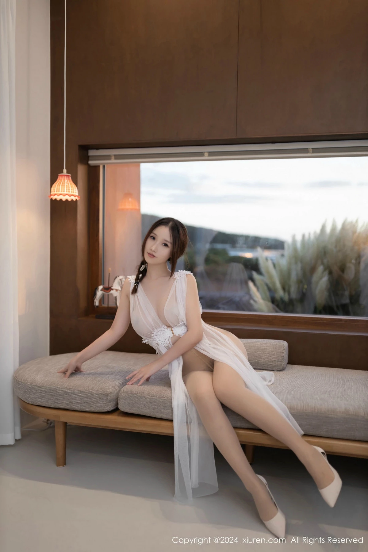 Xgyw.Org_XiuRen第9442期_模特杏子Yada性感白色薄纱轻透服饰配肉丝袜秀曼妙身姿诱惑写真82P