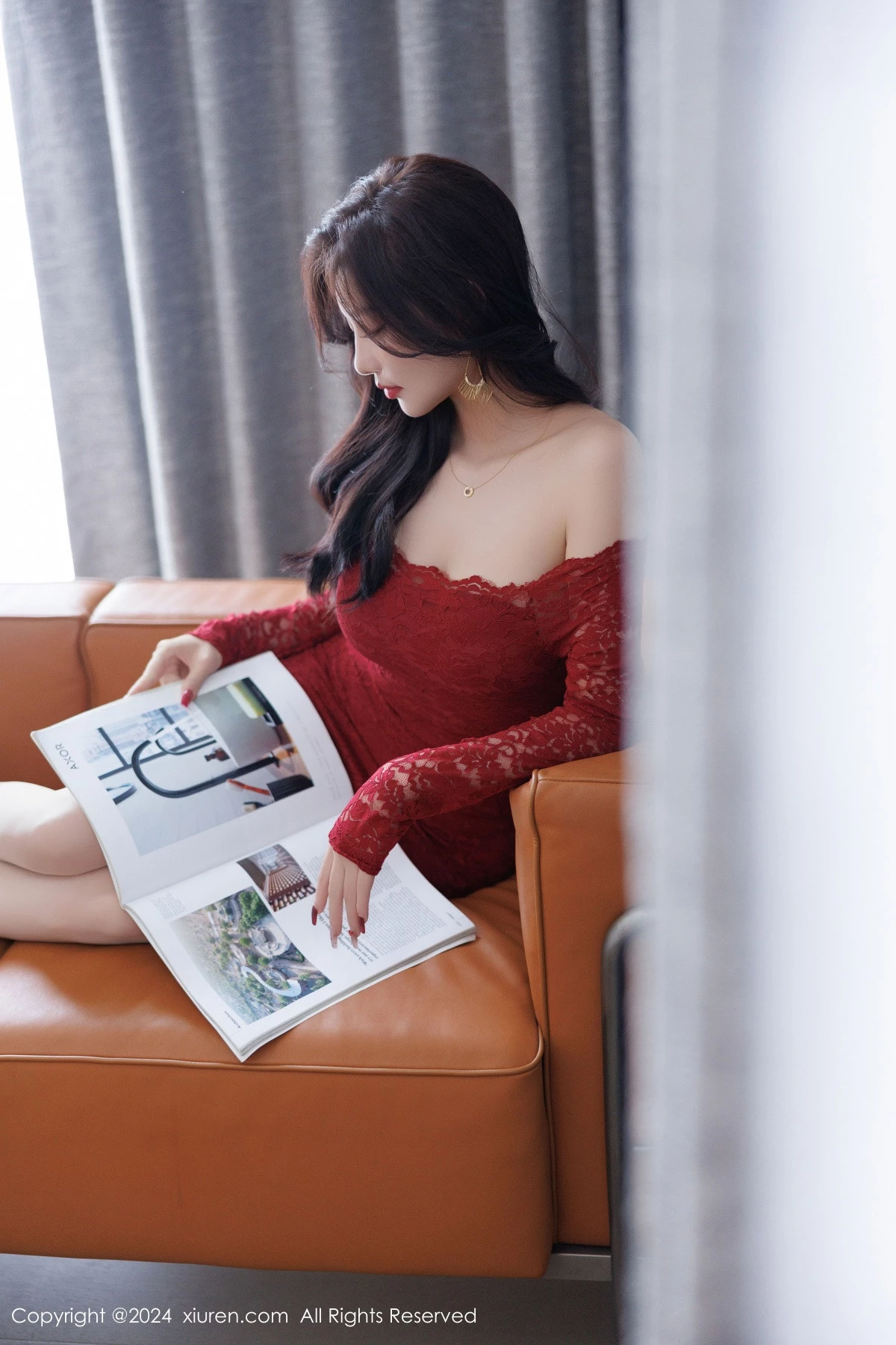 Xgyw.Org_XiuRen第9456期_女神杨晨晨Yome红色连衣短裙+黑色情趣内衣秀丰腴身姿诱惑写真82P