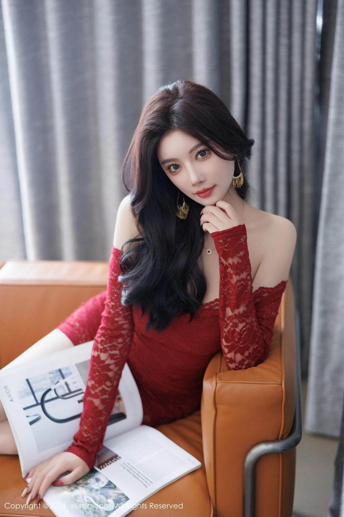 Xgyw.Org_XiuRen第9456期_女神杨晨晨Yome红色连衣短裙+黑色情趣内衣秀丰腴身姿诱惑写真82P