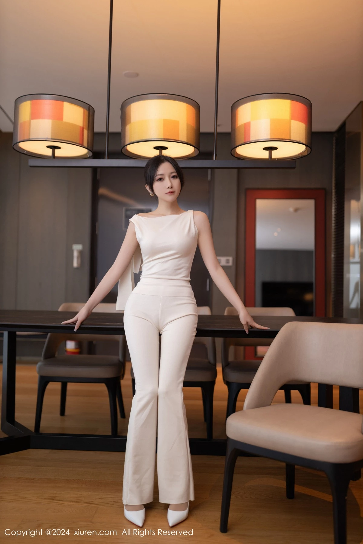 Xgyw.Org_XiuRen第9457期_模特鱼子酱Fish职场主题浅色服饰配超薄肉丝秀曼妙身姿诱惑写真80P