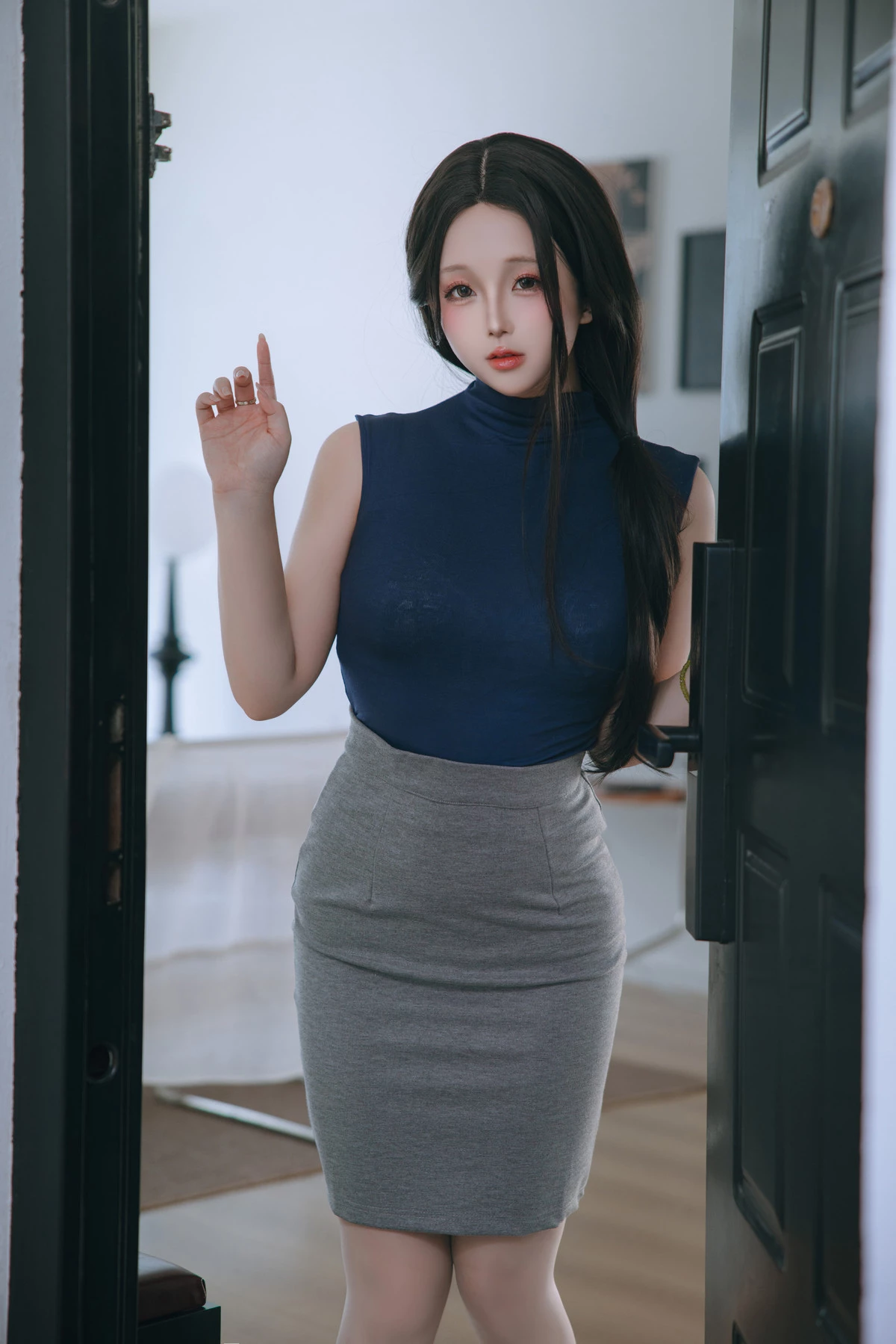 Xgyw.Org_Cosplay美女日奈娇嫂子主题性感黑色带子情趣服饰+白色内衣秀丰腴身材撩人诱惑写真179P