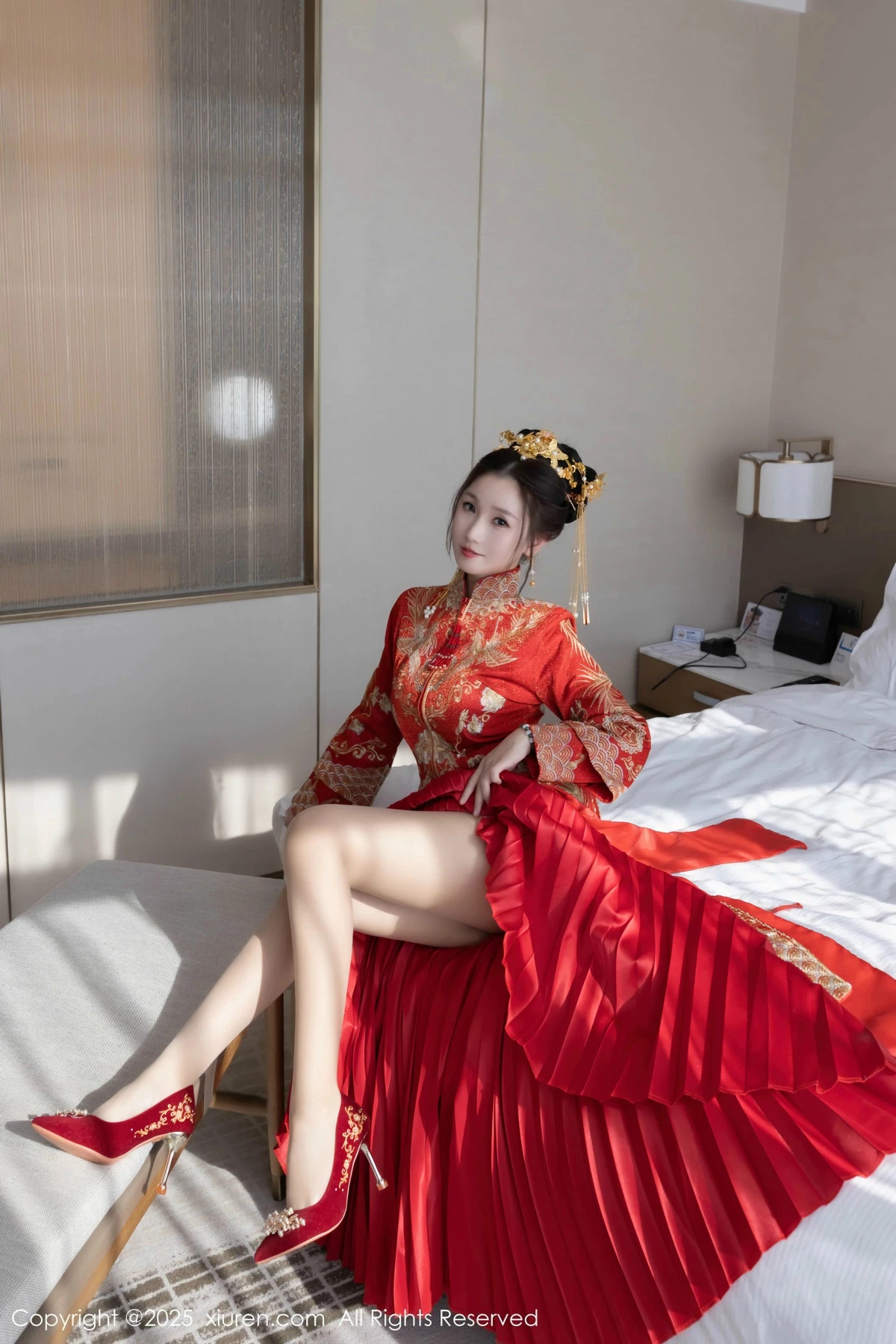 Xgyw.Org_XiuRen第9811期_模特杏子Yada性感新娘装红色情趣内衣配超薄肉丝秀美腿诱惑写真84P