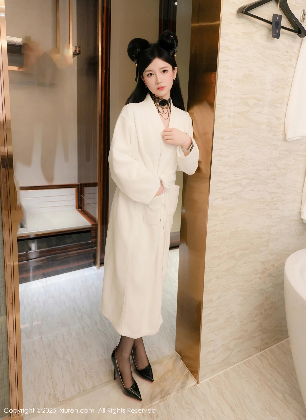 Xgyw.Org_XiuRen第9961期_新人模特优酱性感黑色情趣内衣配超薄黑丝秀凹凸身材诱惑写真77P