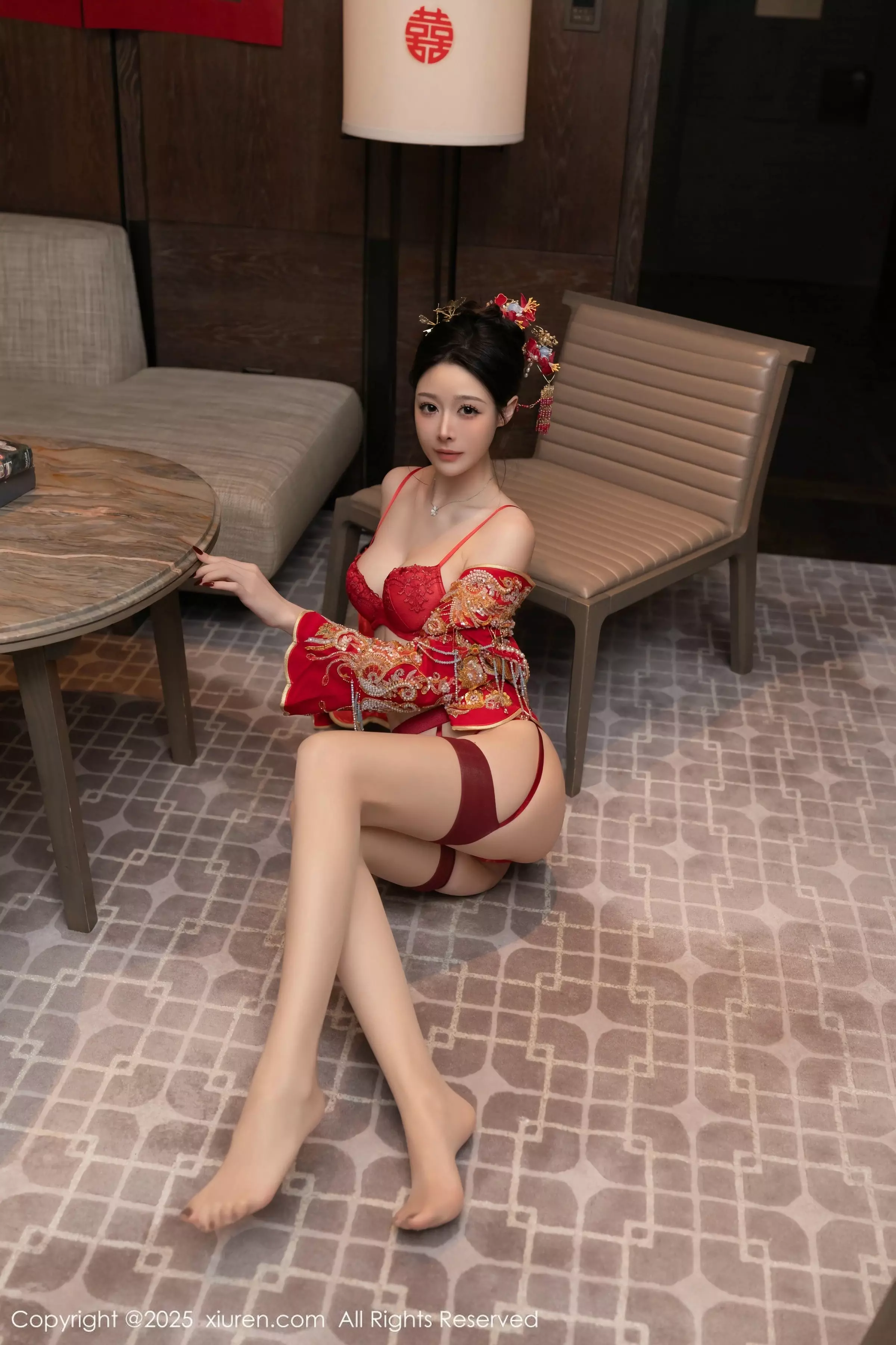 Xgyw.Org_XiuRen第10055期_模特小逗逗新婚主题性感红色蕾丝内衣配黑丝吊袜完美诱惑写真82P