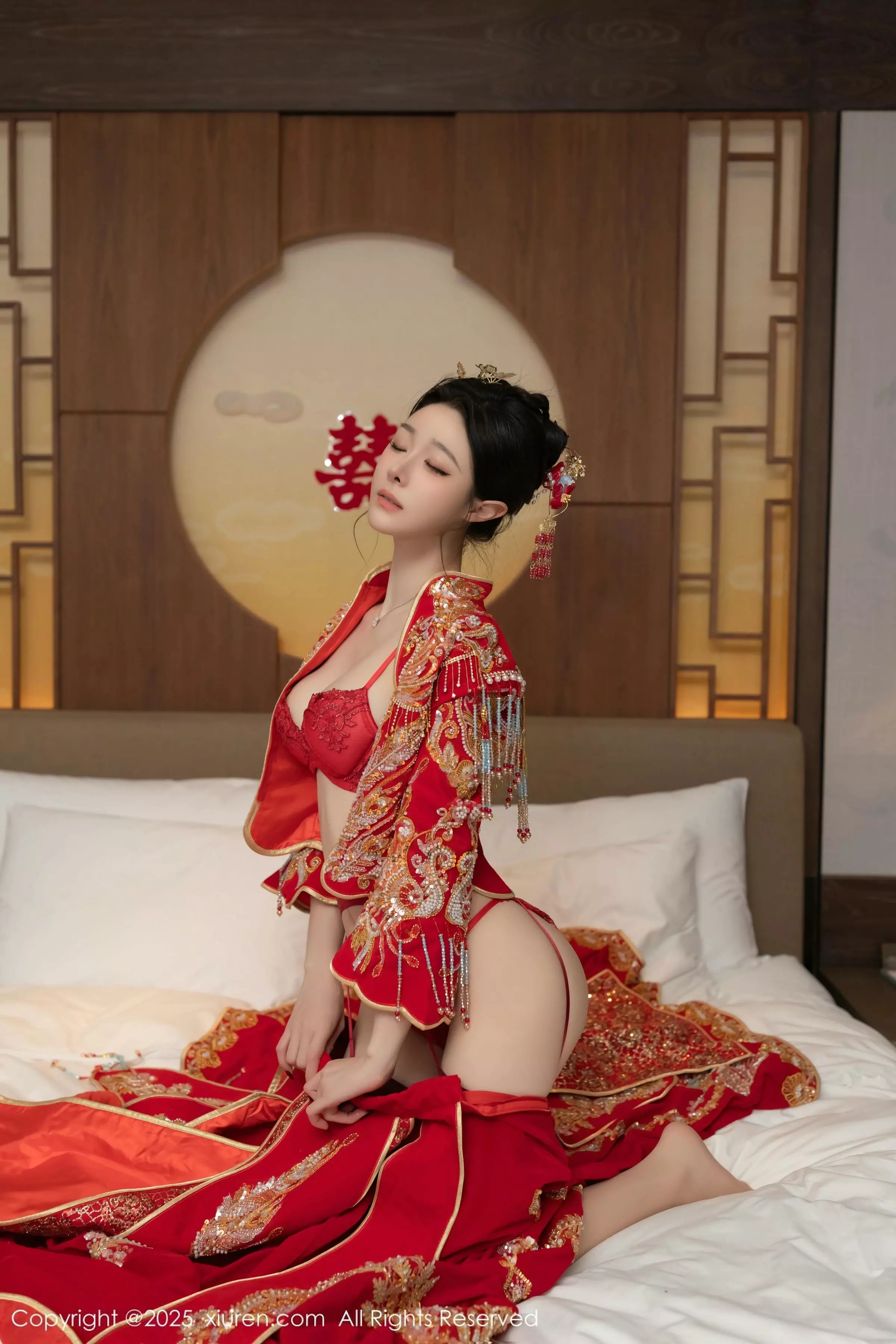 Xgyw.Org_XiuRen第10055期_模特小逗逗新婚主题性感红色蕾丝内衣配黑丝吊袜完美诱惑写真82P