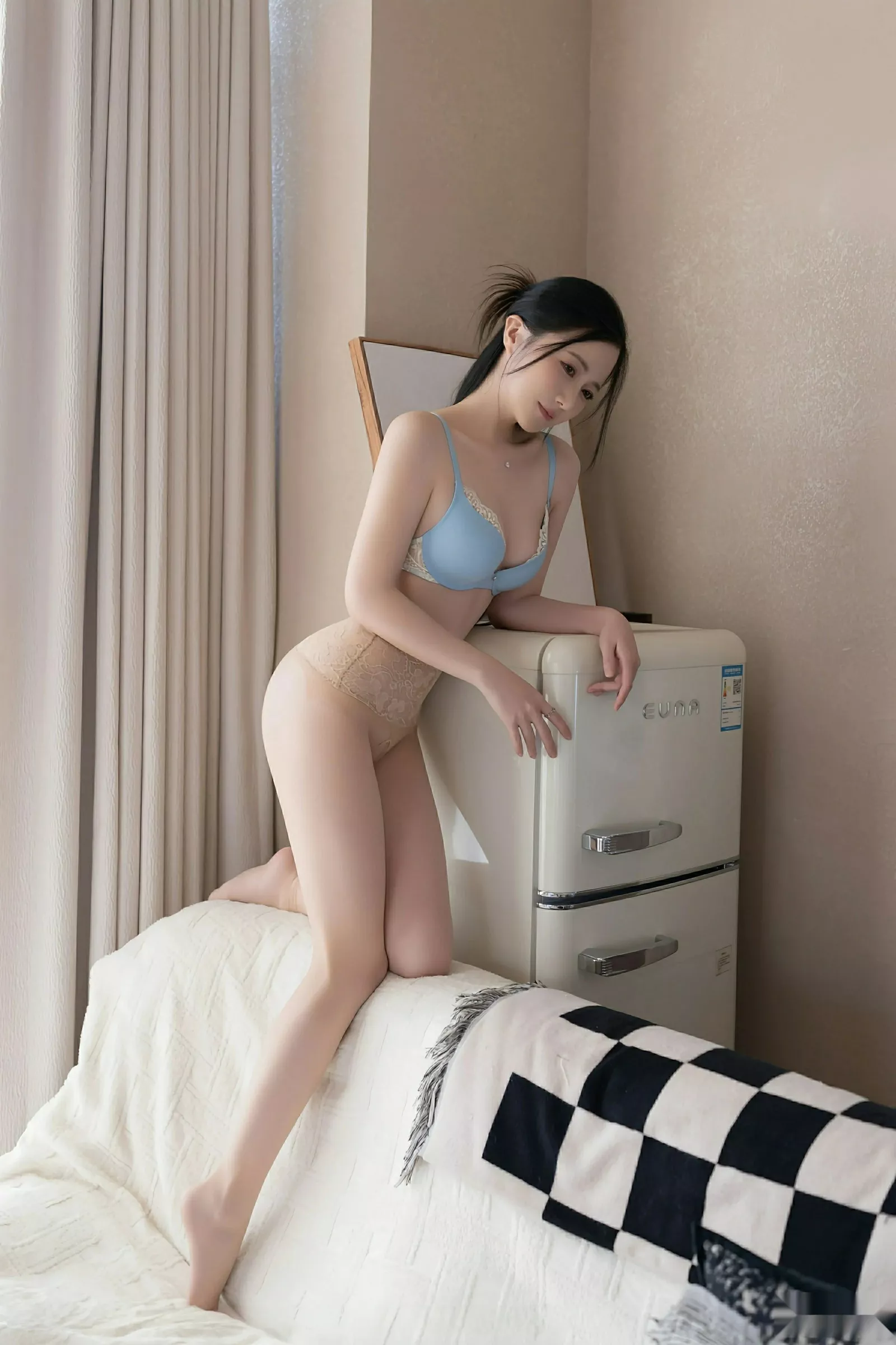 Xgyw.Org_[XiuRen秀人网]No.10615_模特鱼子酱Fish性感白上衣配黑短裙露超薄肉丝秀曼妙身材诱惑写真74P