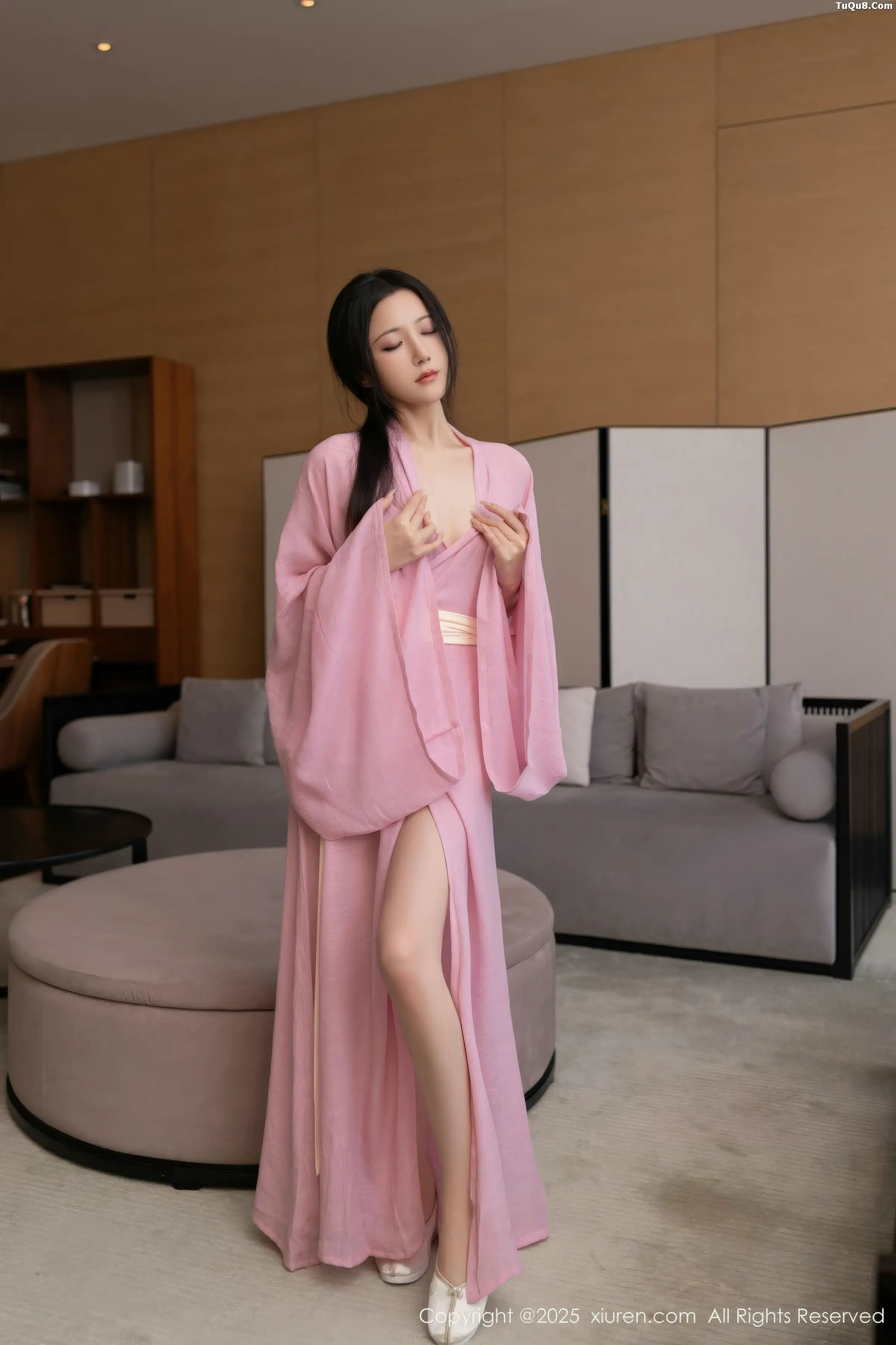 Xgyw.Org_[XiuRen秀人网]No.11049_模特鱼子酱Fish性感粉色月影纱配超薄肉丝秀曼妙身姿诱惑写真82P