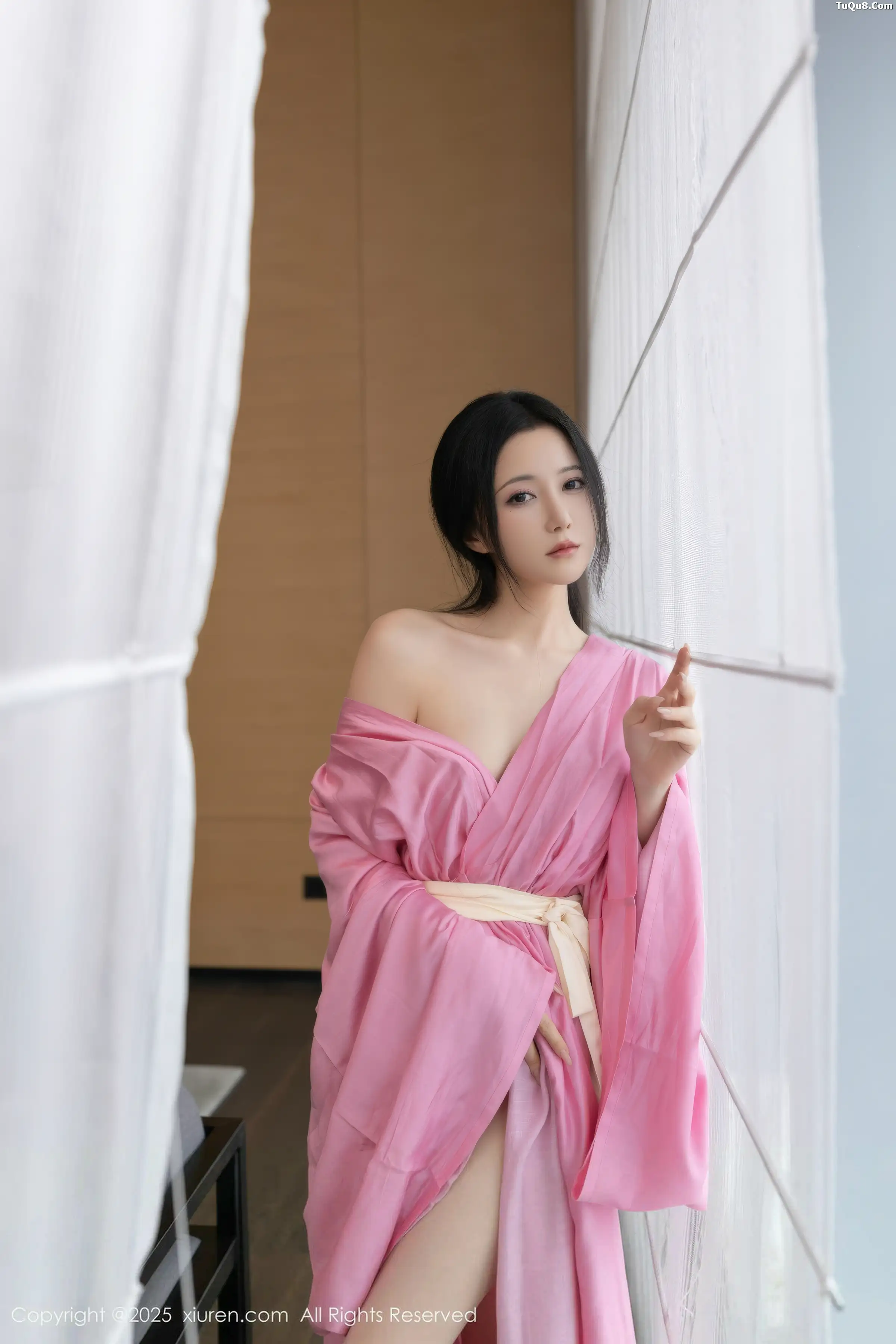 Xgyw.Org_[XiuRen秀人网]No.11049_模特鱼子酱Fish性感粉色月影纱配超薄肉丝秀曼妙身姿诱惑写真82P