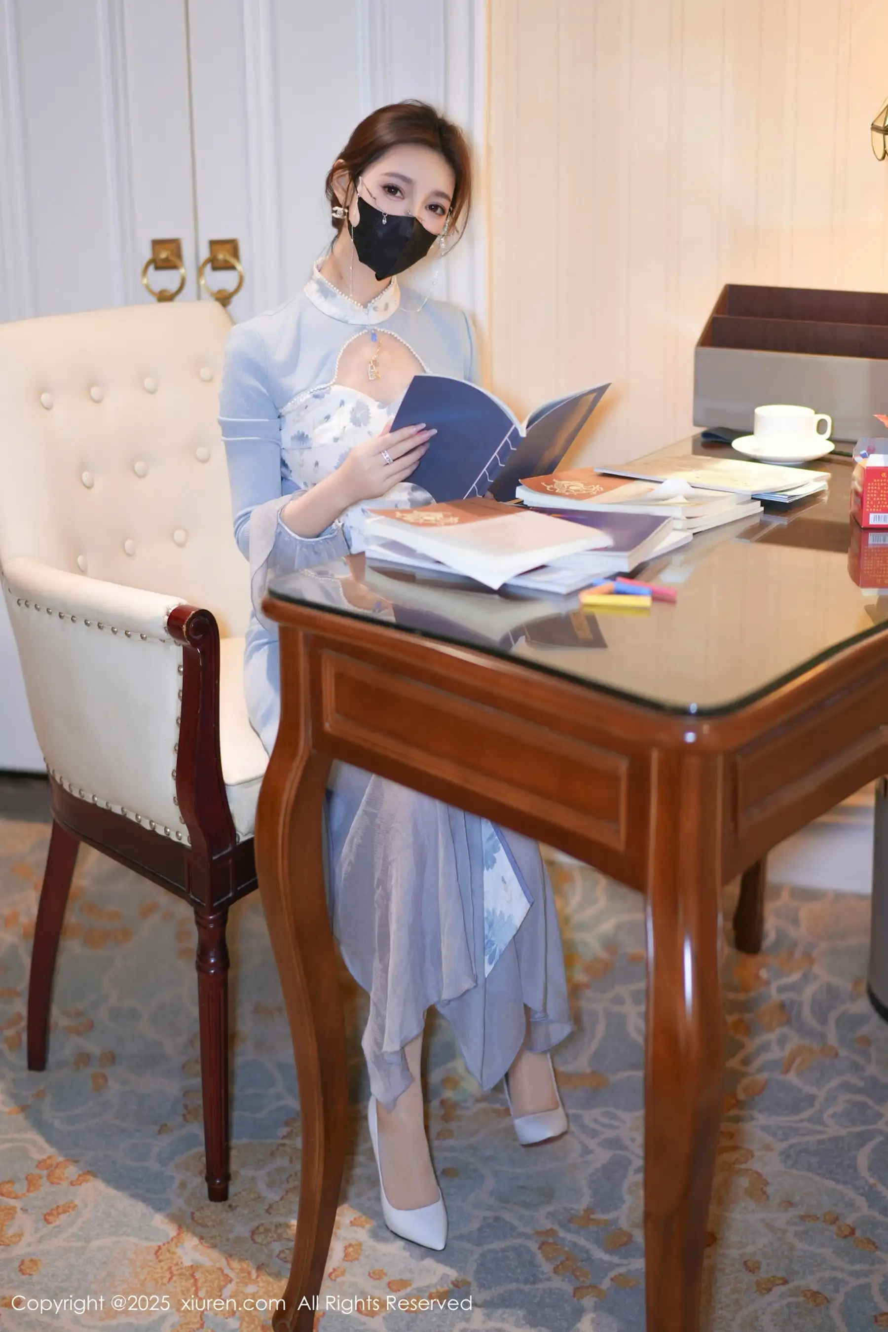 Xgyw.Org_[XiuRen秀人网]No.11033_模特Twins-桃桃性感蓝色连衣裙露白色内衣秀曼妙身姿诱惑写真80P