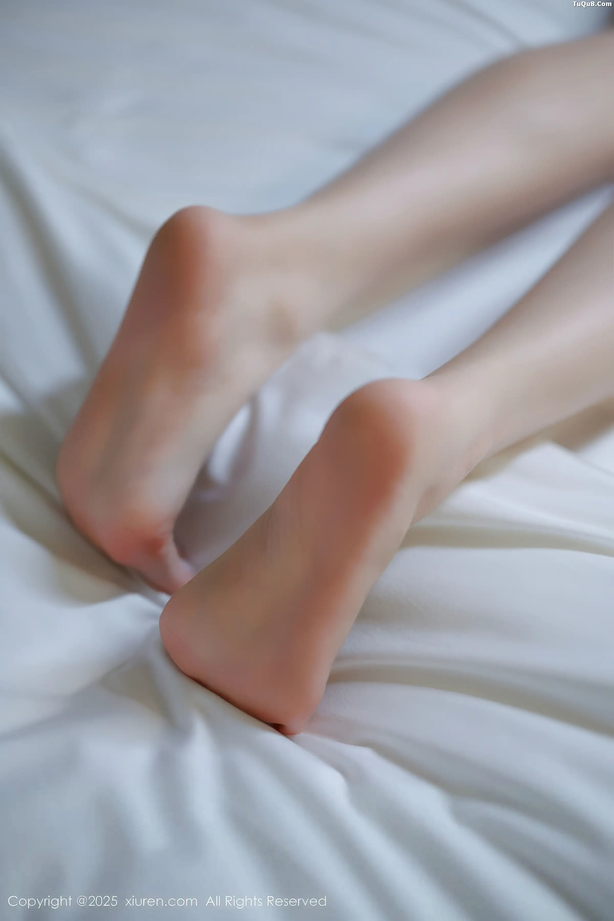 Xgyw.Org_[XiuRen秀人网]No.11035_女神CHENCHEN.性感黑色情趣内衣配超薄黑丝秀丰腴身材诱惑写真81P